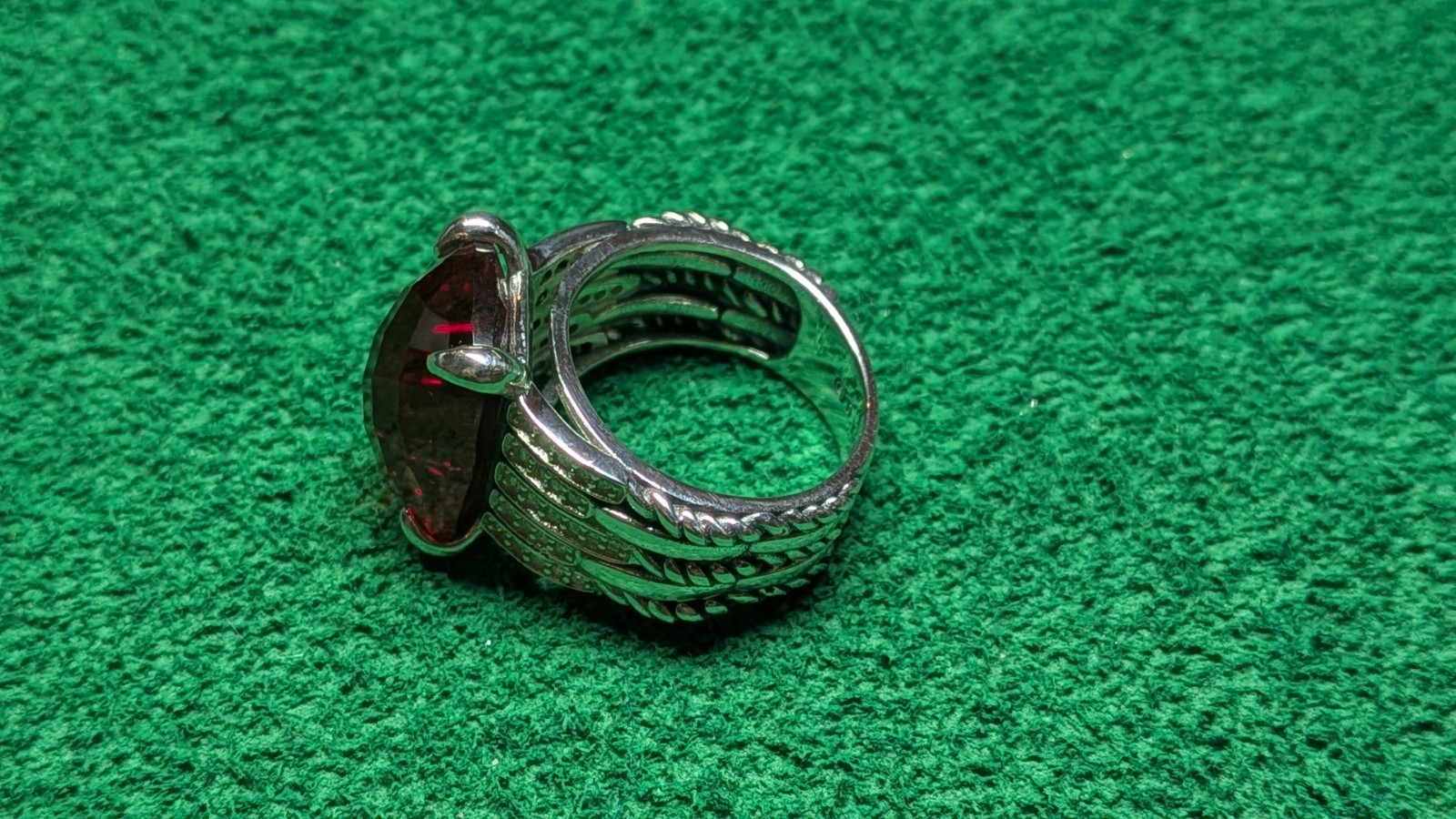 David Yurman 925 Sterling Silver Red Garnet 16×12 Tide Ring Size 6 With Pouch