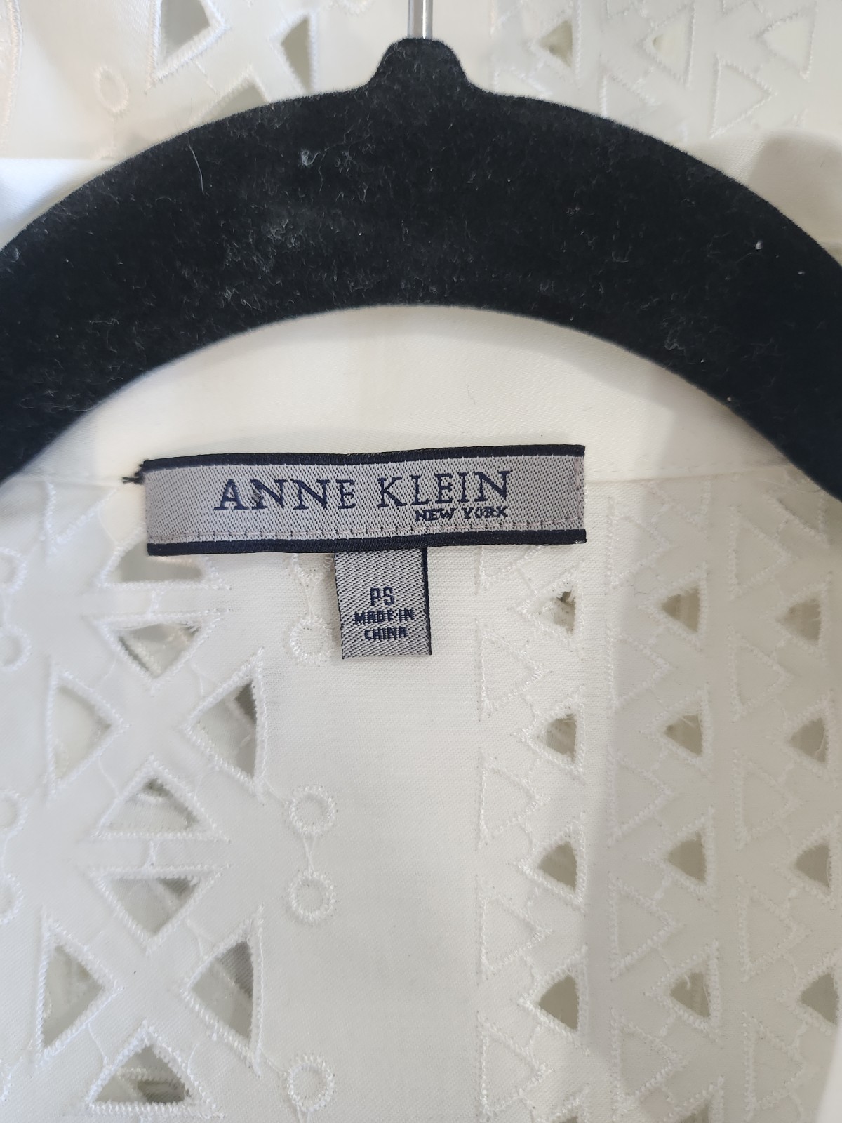 Anne Klein White Cotton Eyelet Collared 3/4 Sleeve Button-Down Blouse PS