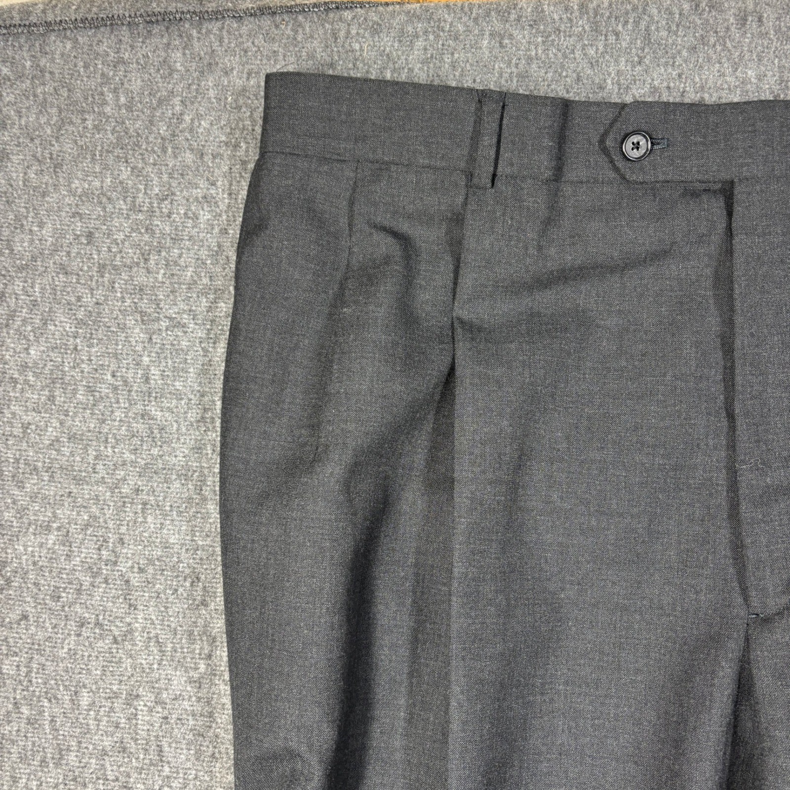 Bert Pulitzer Mens 42W 30L Charcoal Gray Wool Blend Pleated Cuffed Dress Pants
