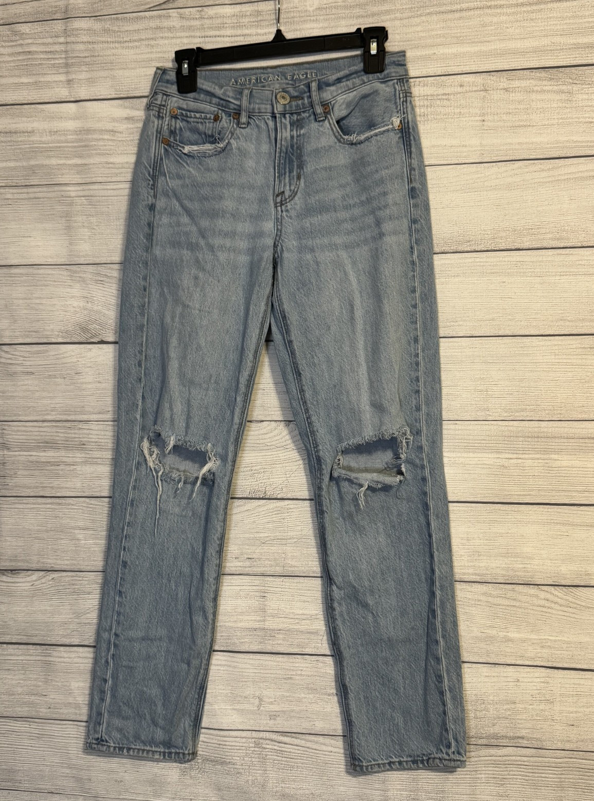 Women’s American Eagle 90s Straight Jeans – Size 4 – Light/Medium Wash