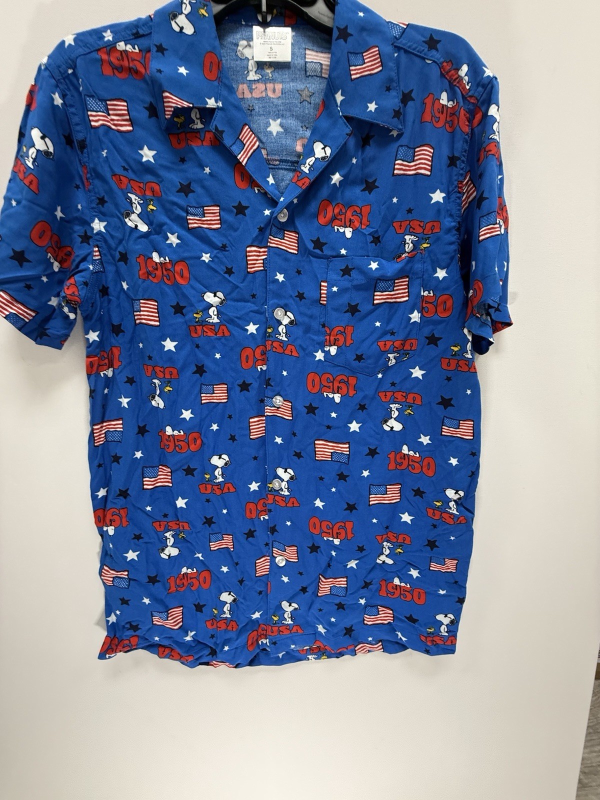 Peanuts Snoopy and Woodstock Patriotic Short Sleeve Men’s button down- New!!