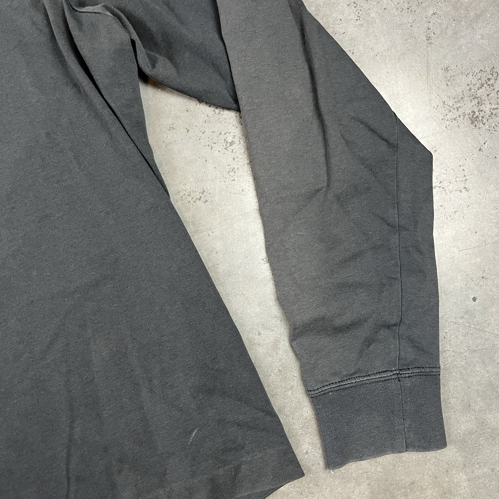 Nike T Shirt Mens Large Black Sun Fade Long Sleeve Mock Neck Distressed Preowned