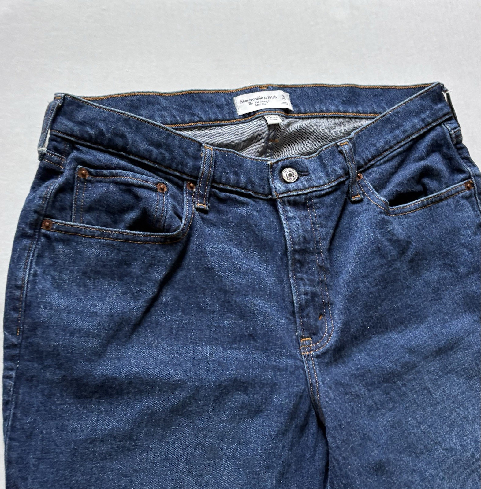 Abercrombie & Fitch 90s Straight Mid Rise Curve Love Jean Womens size 32 Short