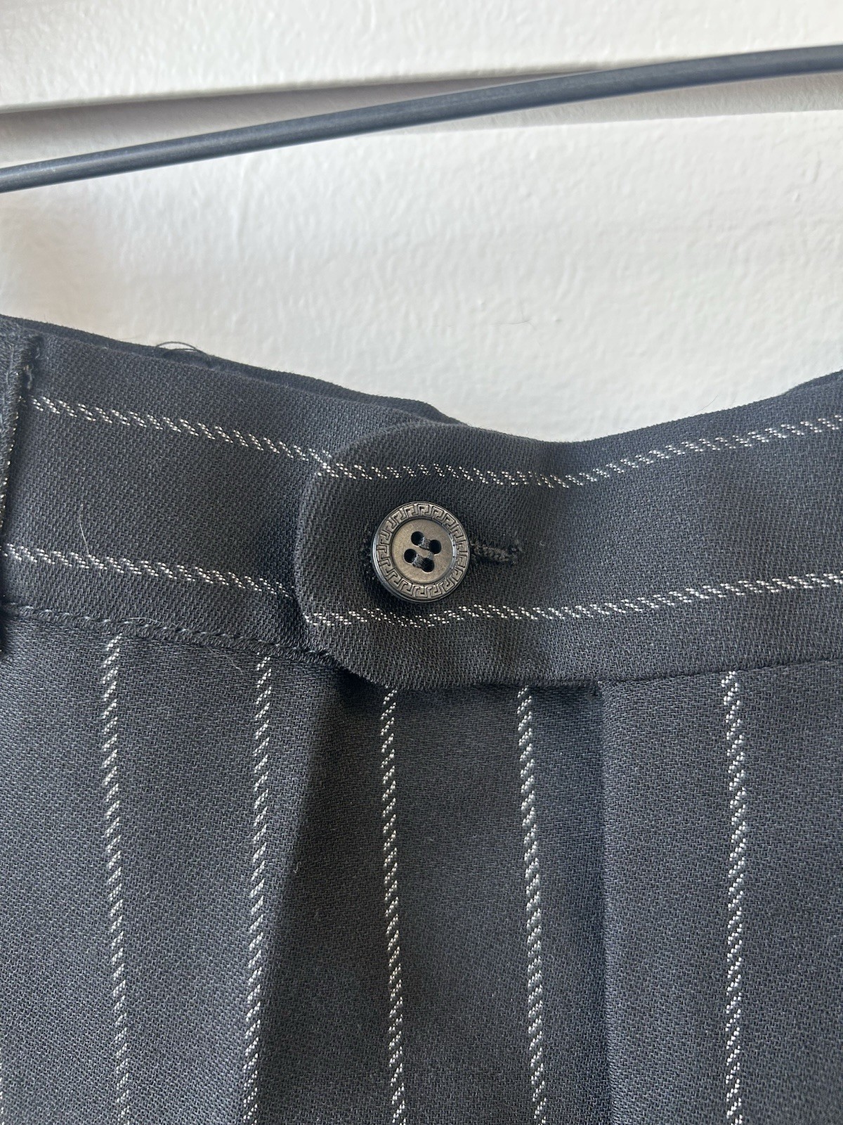 Men’s Pinstriped Vintage Versace Classic V2 2 Piece Suit
