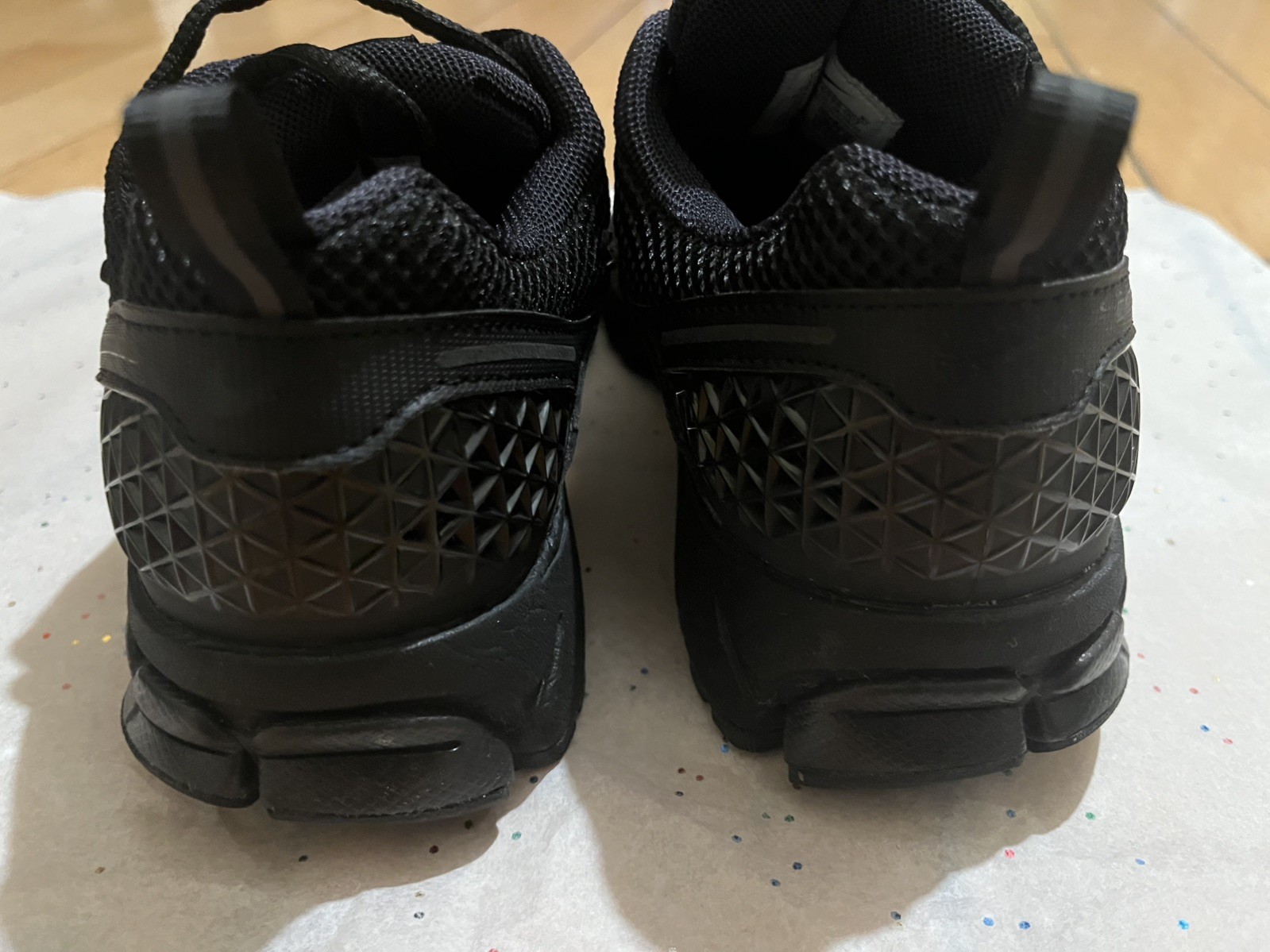 Nike Grade School Vomero 5 Black HF6998-001 Youth size 5Y Sneakers Shoes