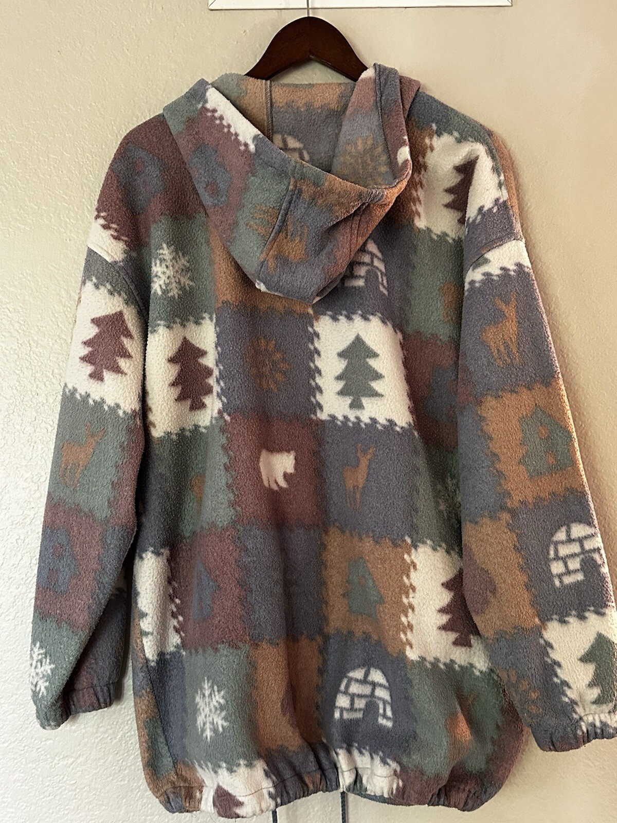 Vintage G4000 Patterned Fleece Jacket Size Medium Made In United Arab Emirates