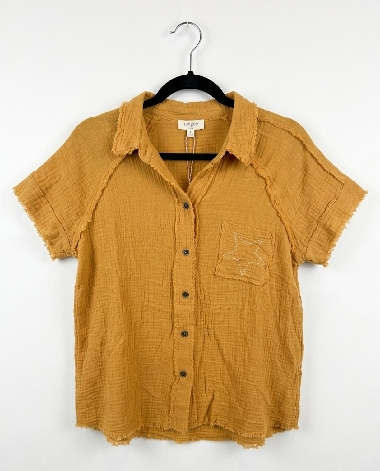 Women’s Umgee Mustard Yellow Short Sleeve Button-Up Shirt Star Pocket Raw Hem