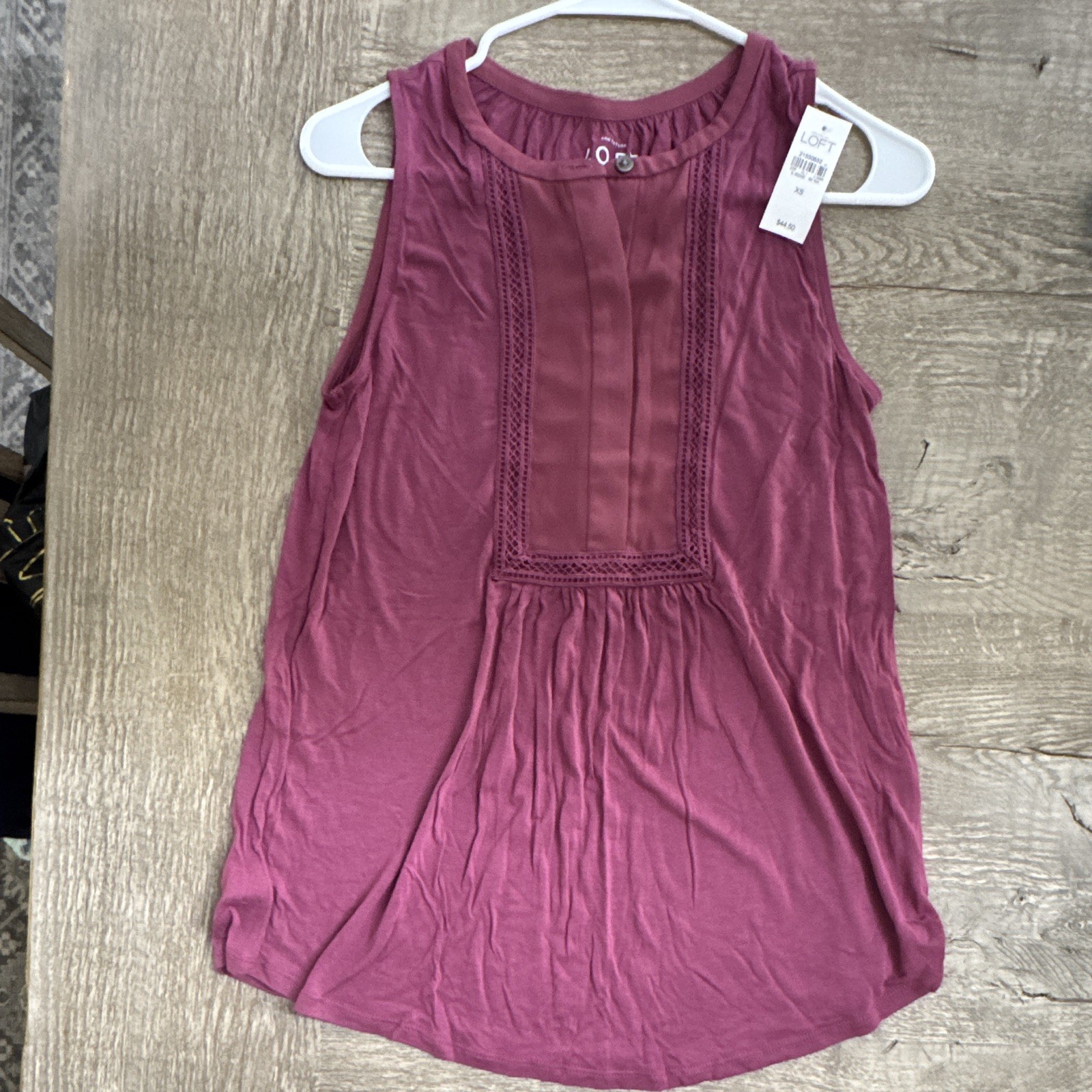 LOFT XS Burgundy Sleeveless Round Neck Rayon Woven Tank Top Button Crochet