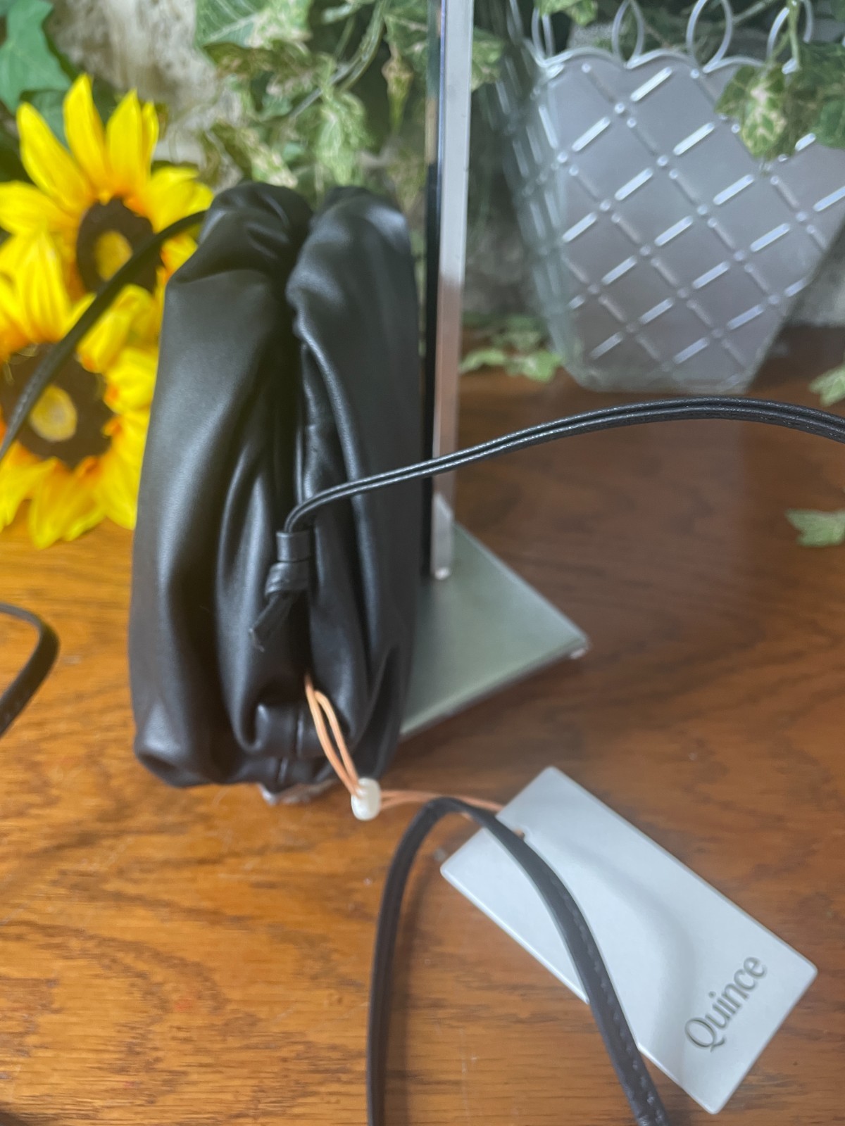 NWT QUINCE ITALIAN LEATHER POUCH CROSSBODY CLUTCH BAG BLACK HANDBAG MSRP $130
