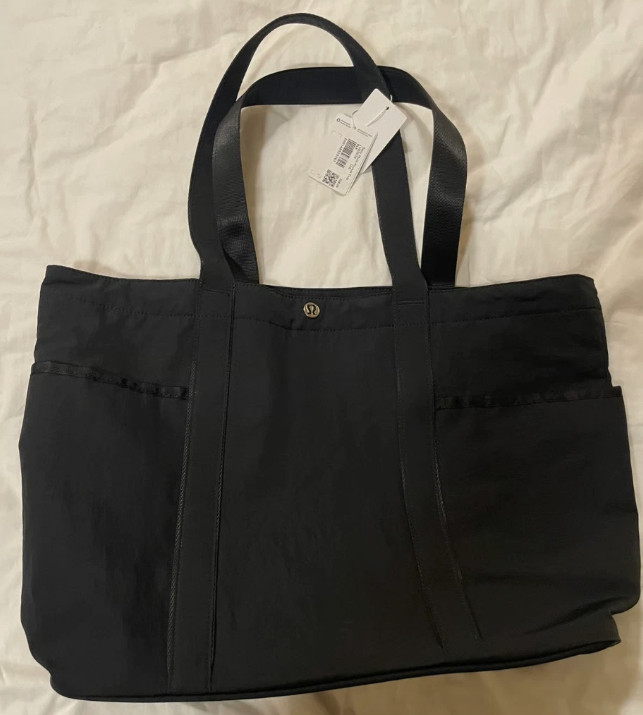 Authentic Lululemon 20L Tote – Large Daily Multi Pocket Gym Travel Bag – NWT