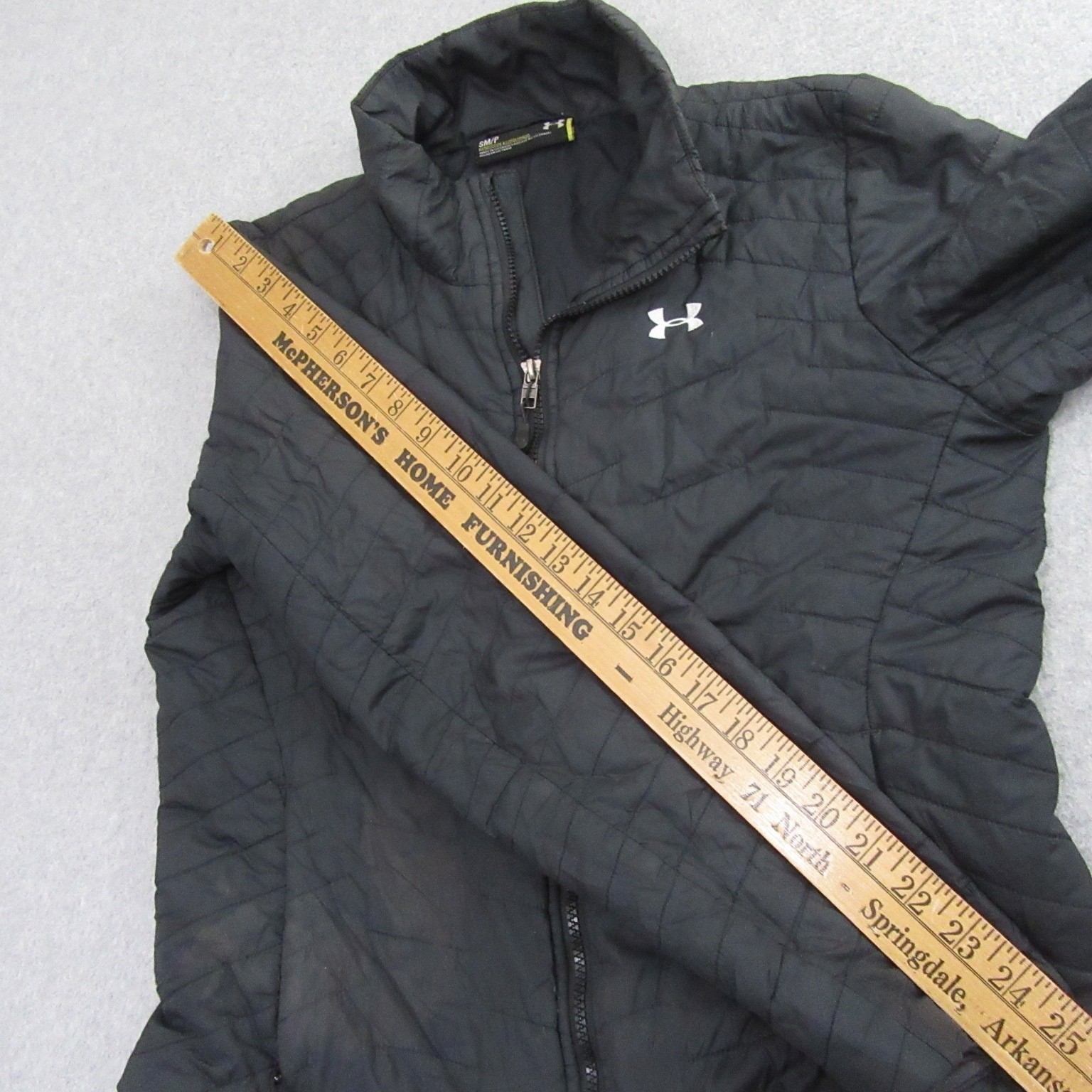 Under Armour Mens Puffer Jacket S Black Fitted Full Zip Quilted Pocket