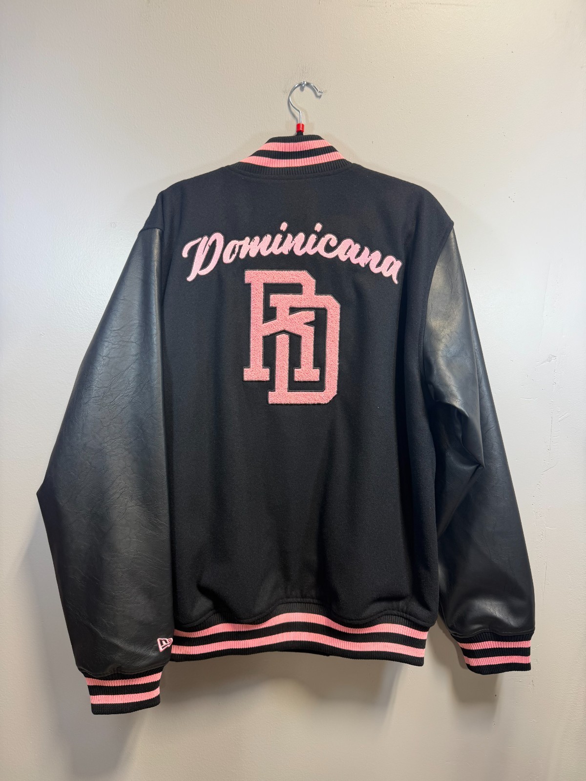 [Clothing Sample] Men’s Dominican Republic Varsity Jacket: Large