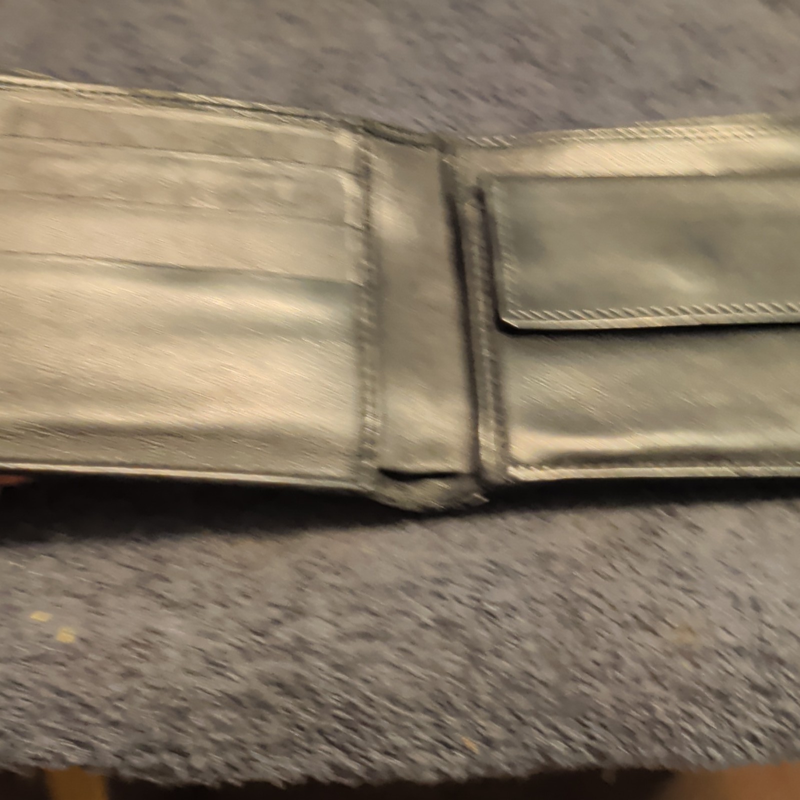 PRE-OWNED Gucci Men’s Black GG Logo Bifold Wallet with Credit Card Slots