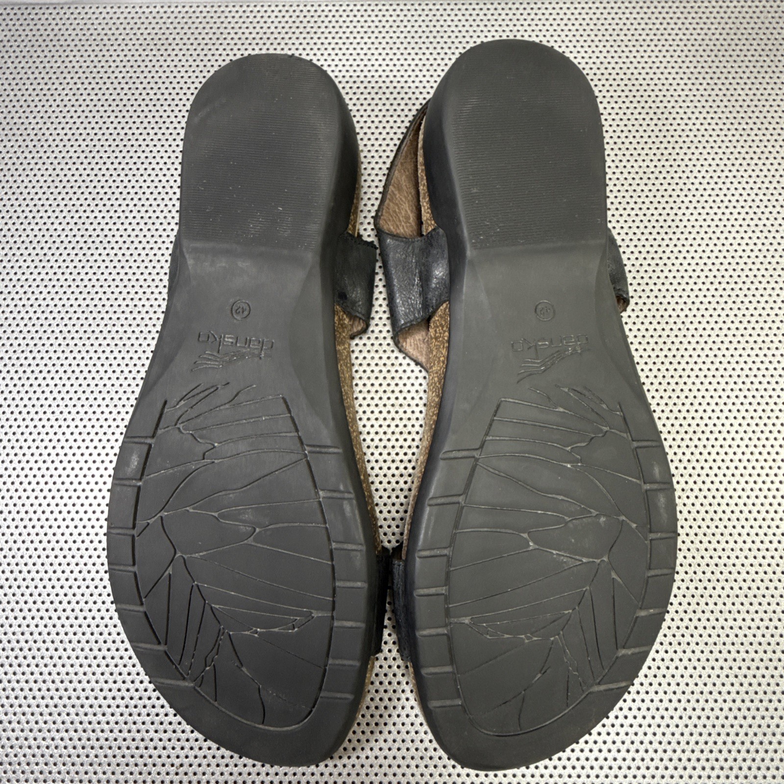 Dansko Reece Waxy Burnished Black Thong Sandal Size 42- Women’s 11.5-12