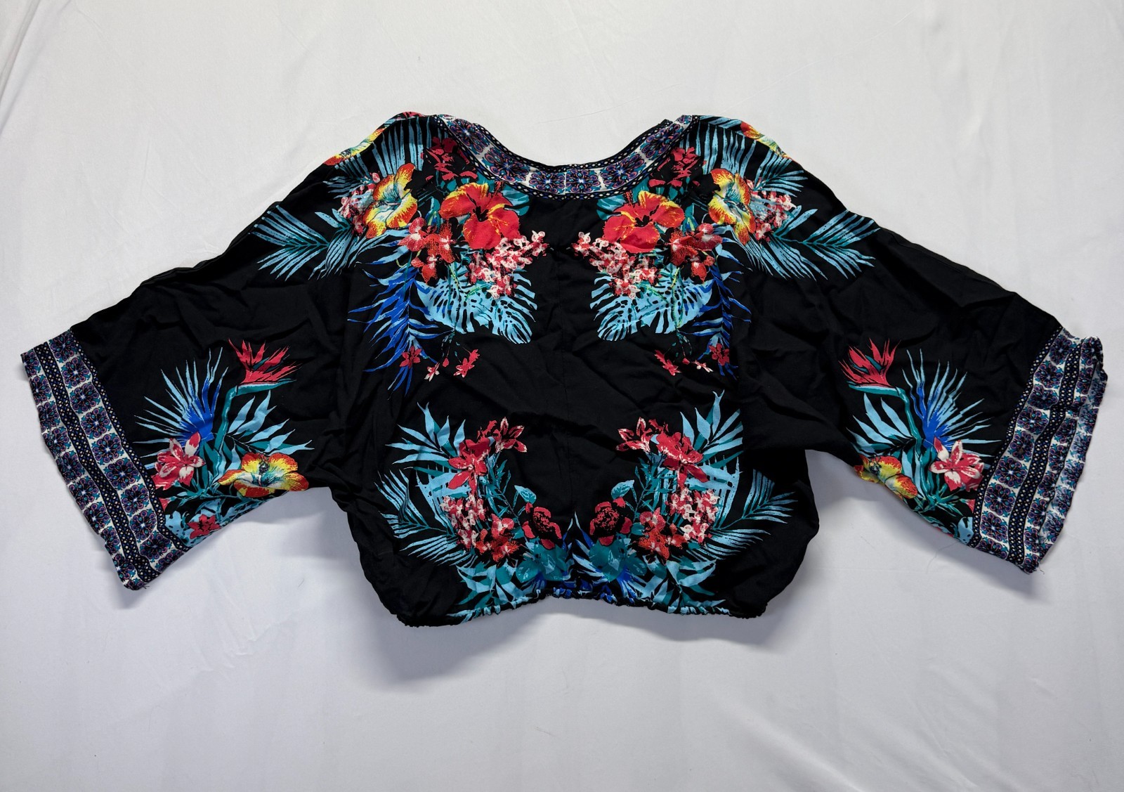 Flying Tomato Cropped Blouse Top Womens Small Black Multi Floral Print Rayon