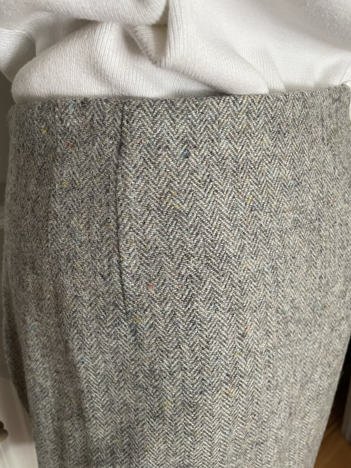 Talbots 12P Gray Herringbone Wool Viscose Blend Scalloped Hem Pockets Skirt