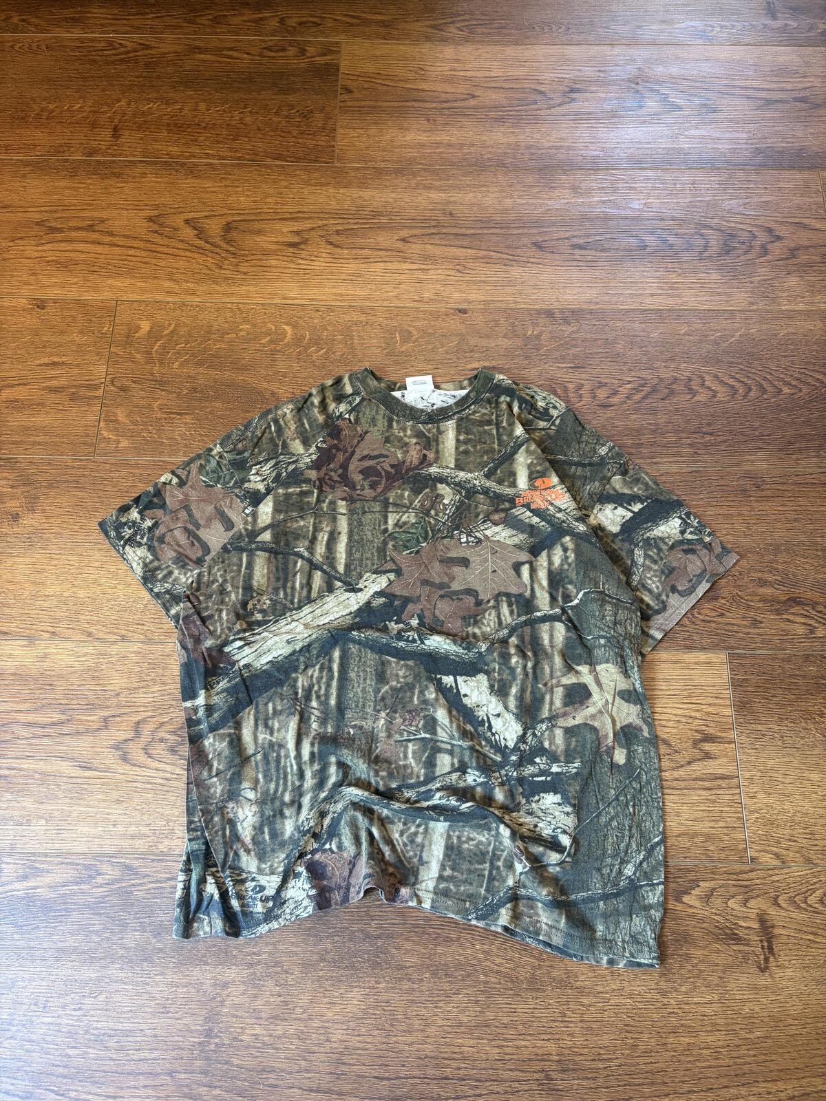 Vintage 00s Mossy Oak logo Camo Graphic Tee