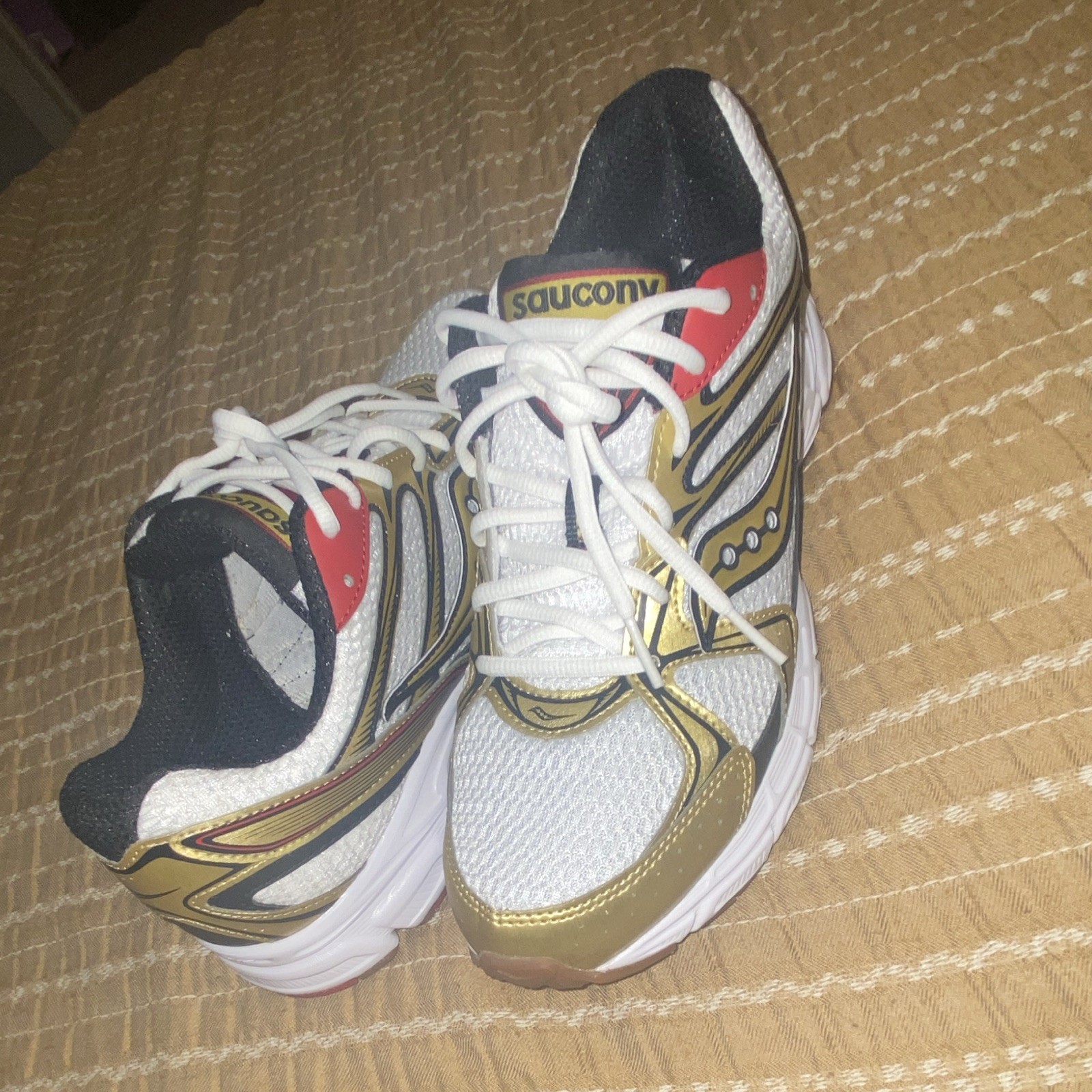 Saucony Progrid Omni 9 Men’s Low Top Mesh Lace-Up Running Sneakers Colorblock