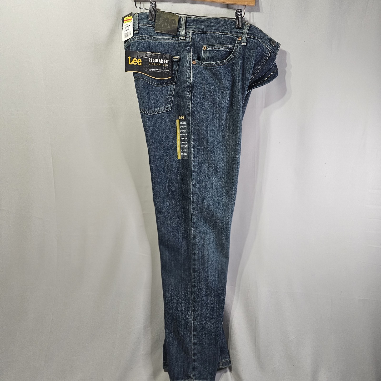New LEE REGULAR FIT STRAIGHT LEG JEANS Men`s Sizes 99% Cotton 1% Spandex 36×30