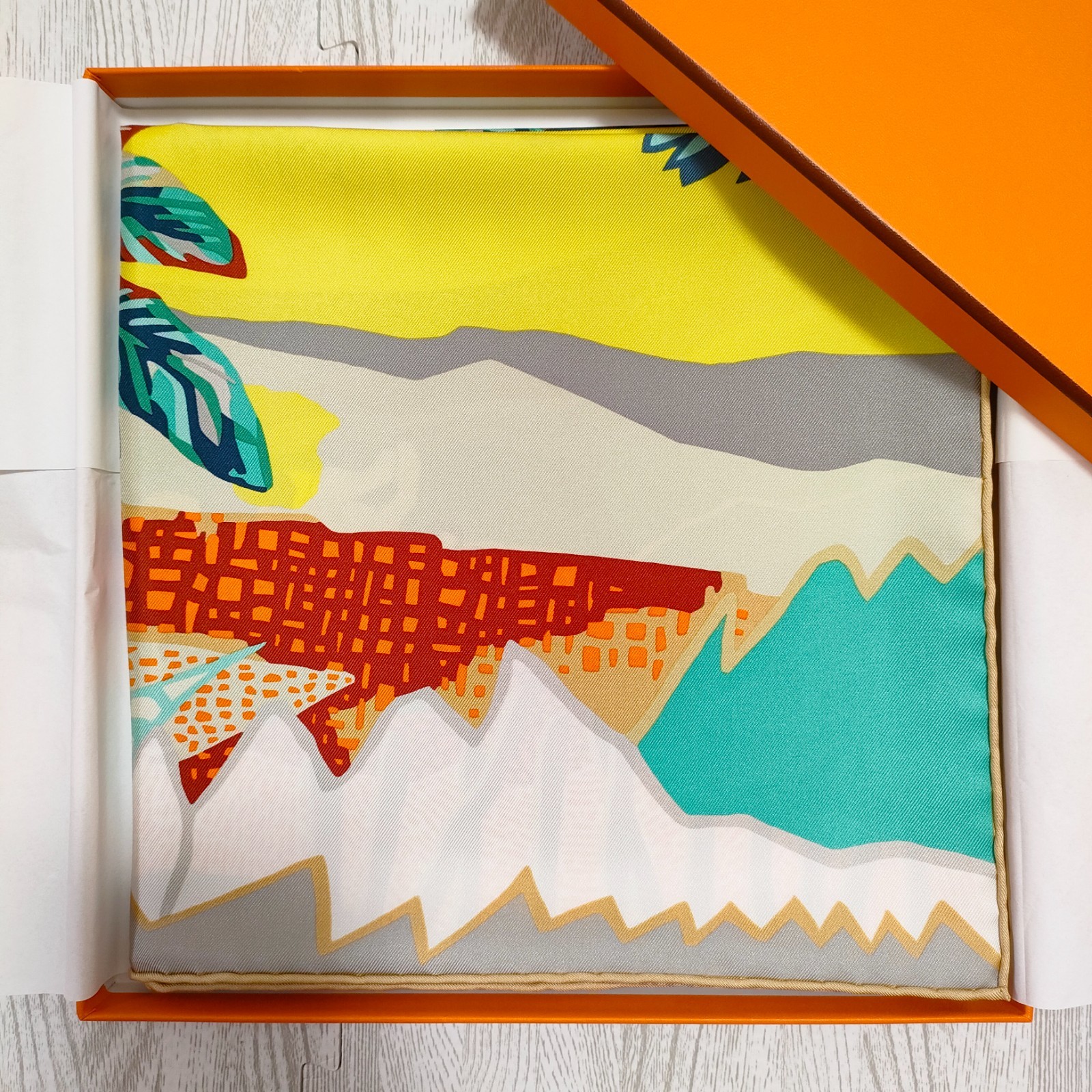Unused w/box HERMES Carre 90 En Liberte ! Dog 35in Silk Scarf 90cm US duty free
