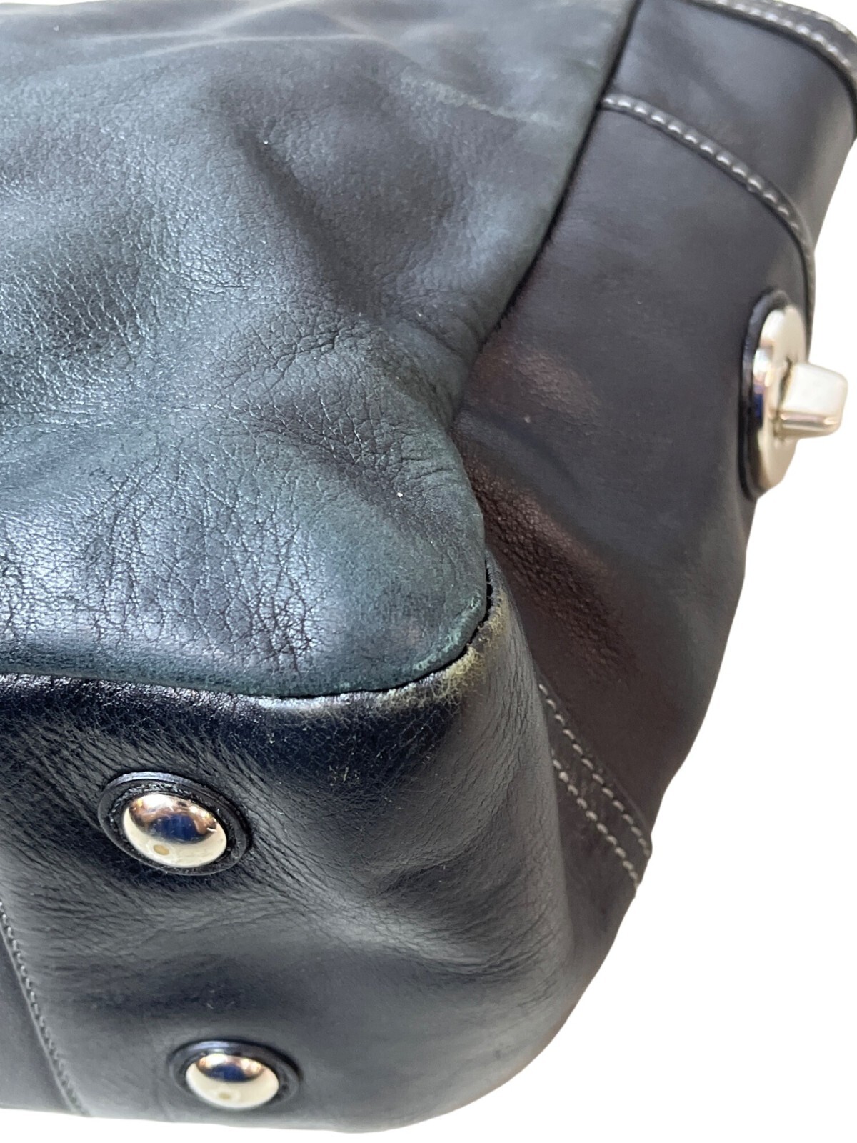 Coach East West Gallery pleated Leather Silver Tone Detail Shoulder Bag Sz M