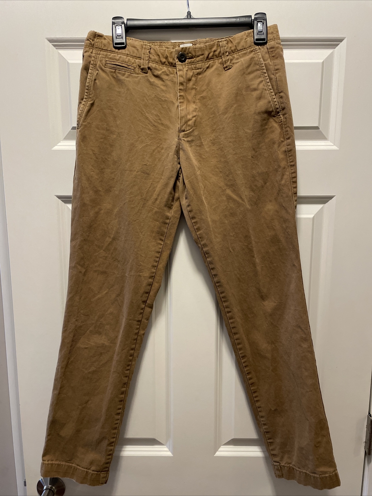 Men’s GAP Khaki Slim Fit Pants – 28 Waist x 30 Length – EUC!
