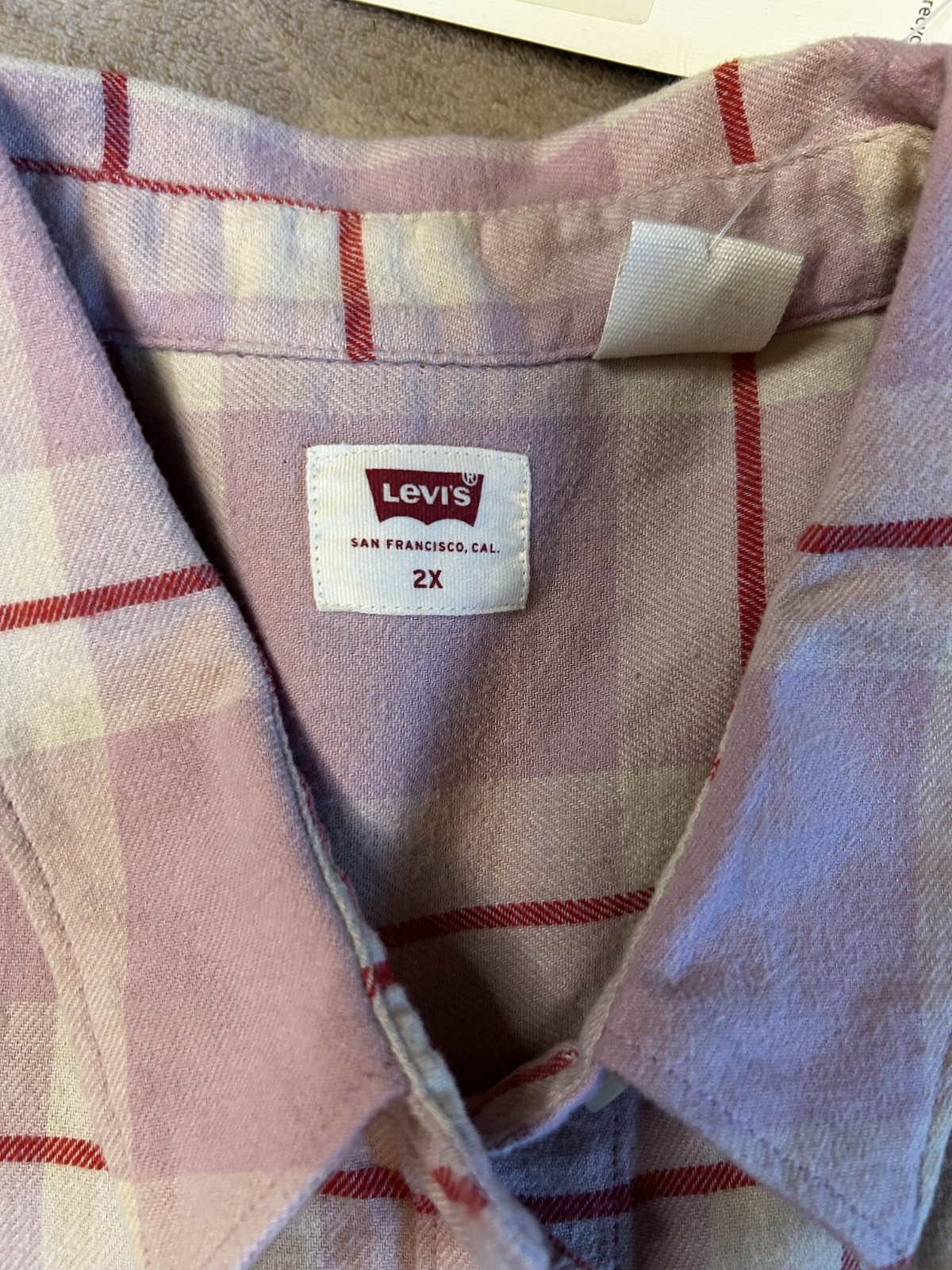 B18. Levi’s Women’s Flannel Shirt, Pink & White Plaid, size 2x EXCELLENT