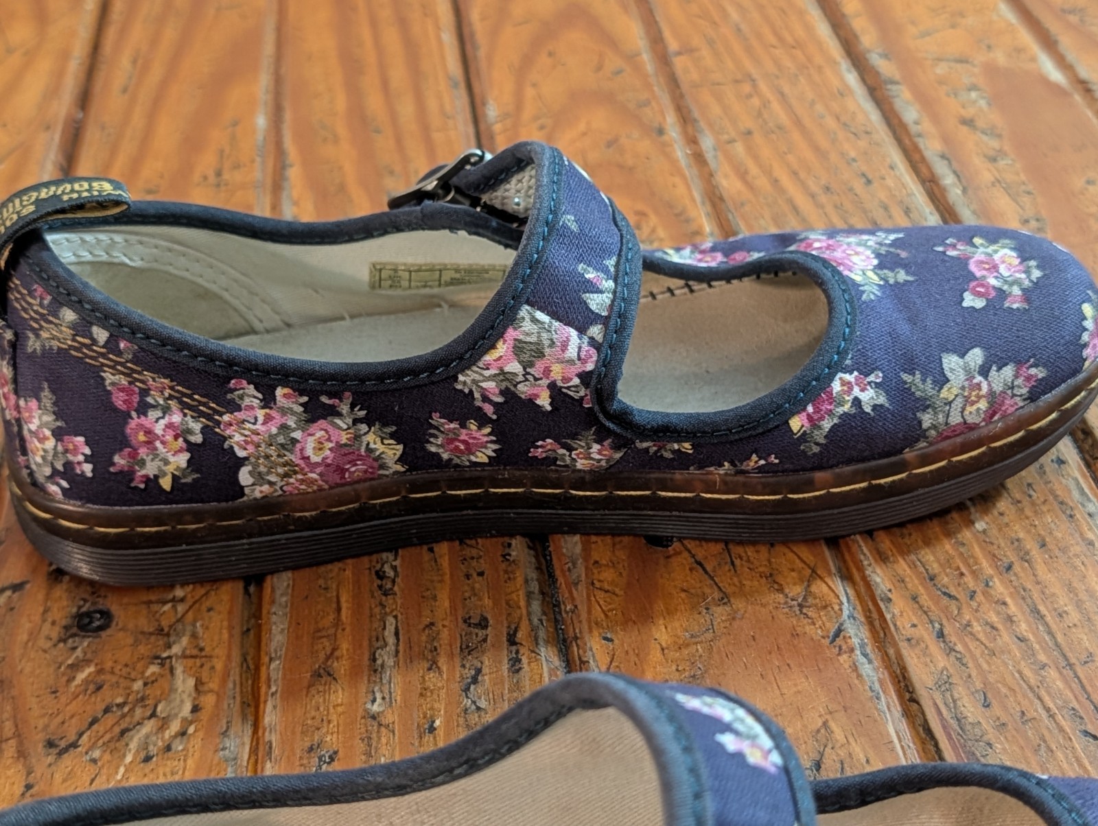 Dr. Martens Carnaby Floral Mary Jane Shoes Women’s 7 EU 38 Canvas Mary Janes Y2K