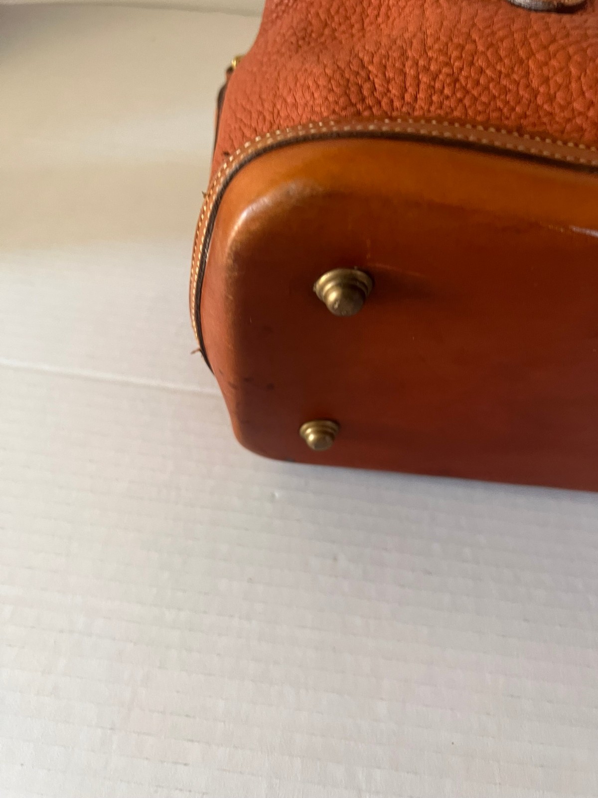 VINTAGE DOONEY & BOURKE PEBBLED LEATHER DOCTOR ALL WEATHER BAG COGNAC