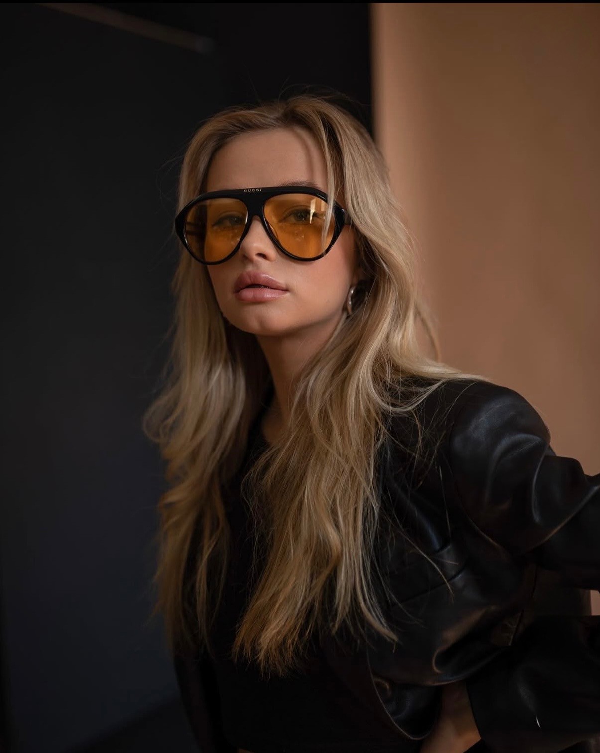 Gucci GG0479S 002 Aviator Oversized Sunglasses in Shiny Black/Yellow Lens 100%UV