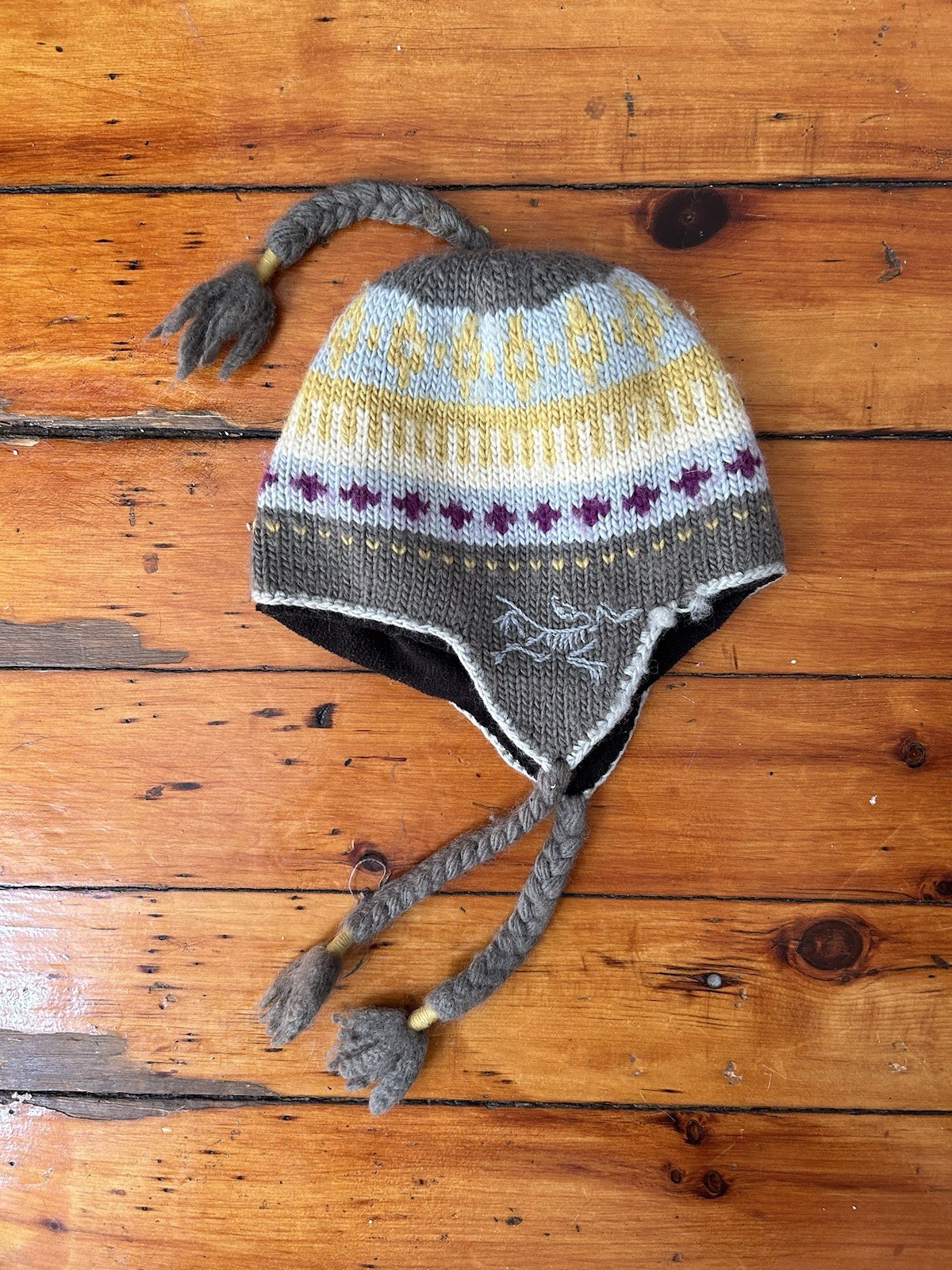 Arc’teryx Knit Beanie Hat Ear Flaps Lined Gray Yellow White Men’s