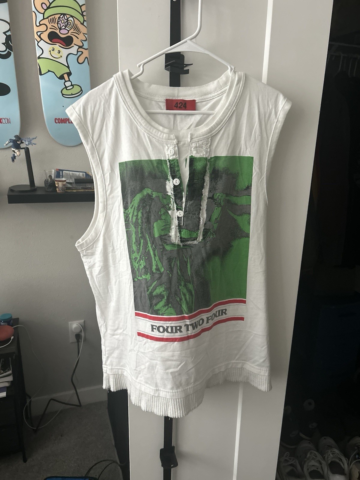 424 Men’s 2XL White Sleeveless Henley Graphic Print T-Shirt Cotton Blend