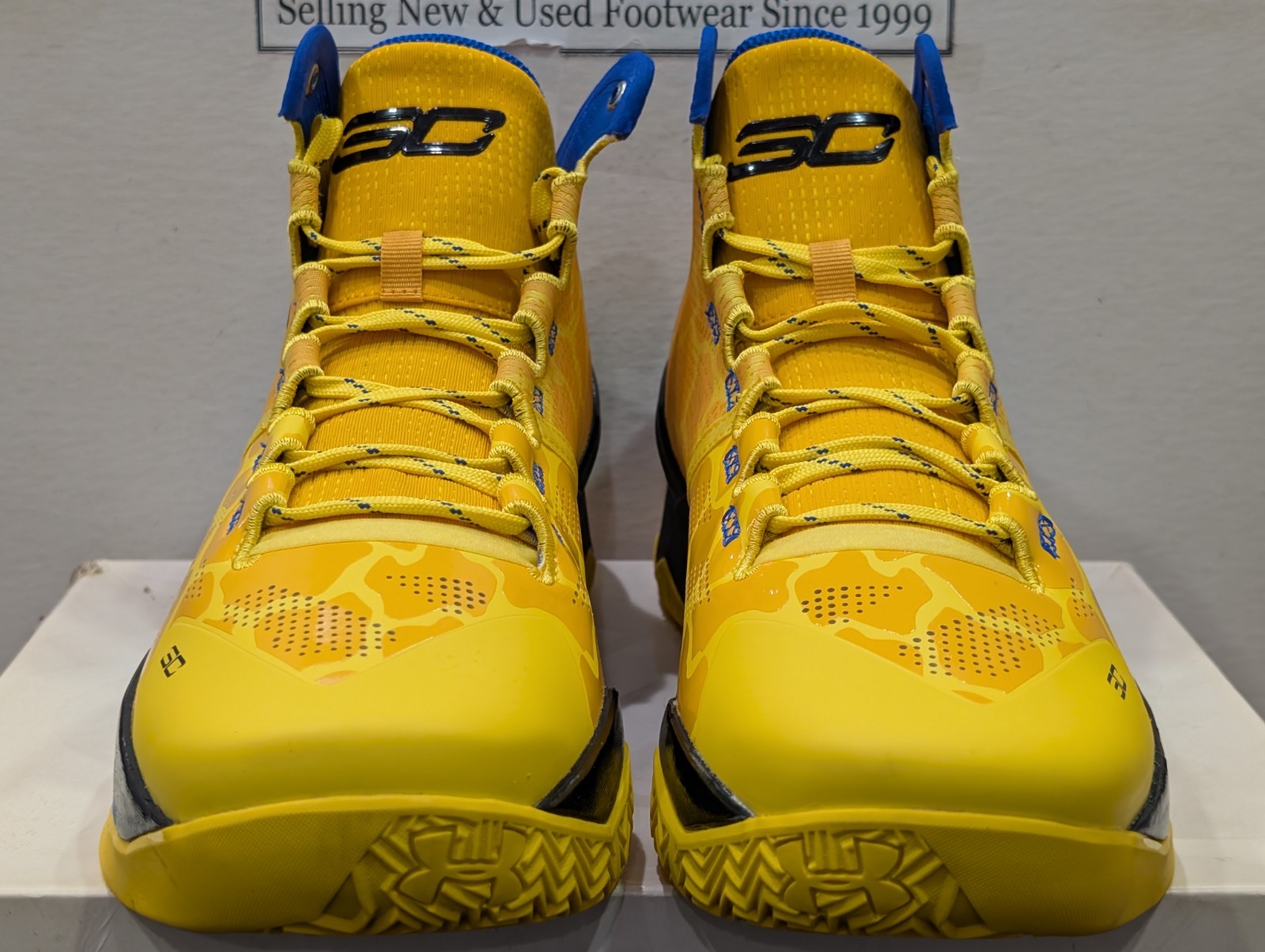 Under Armour Men’s Curry 2 Retro – Double Bang – Size: 11 – 3026281 700 – Gold