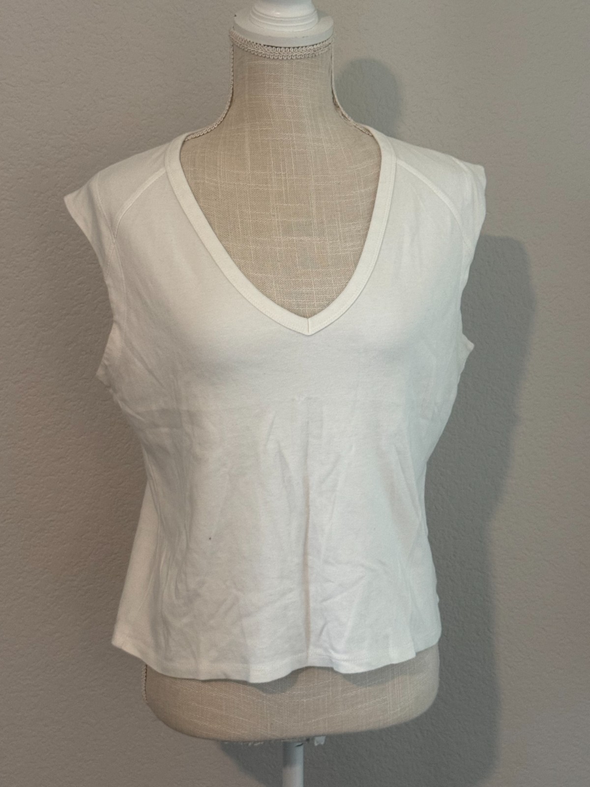 LNA Clothing White V Neck Cap Sleeve Tee 100% Cotton Women’s Large Basic Top
