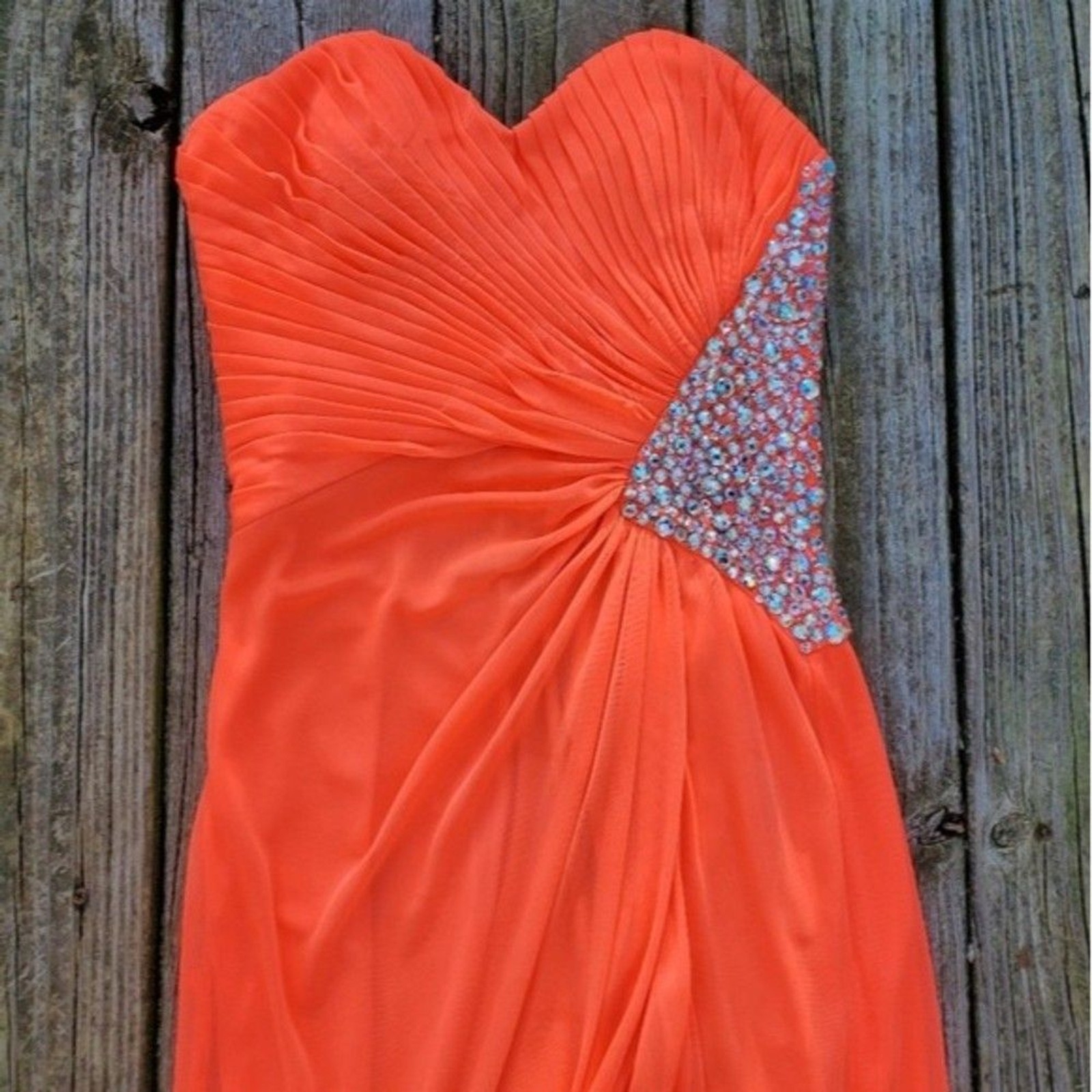 Morgan & Co. Coral Strapless Sweetheart Formal Dress