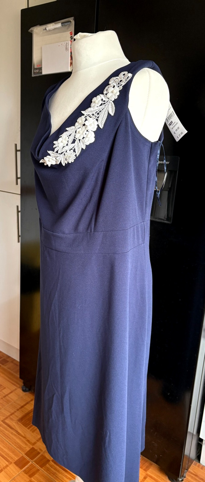 BNWT Ladies QUIZ French NAVY Blue & ECRU Dip Hem Embroidered Occasion Dress 24