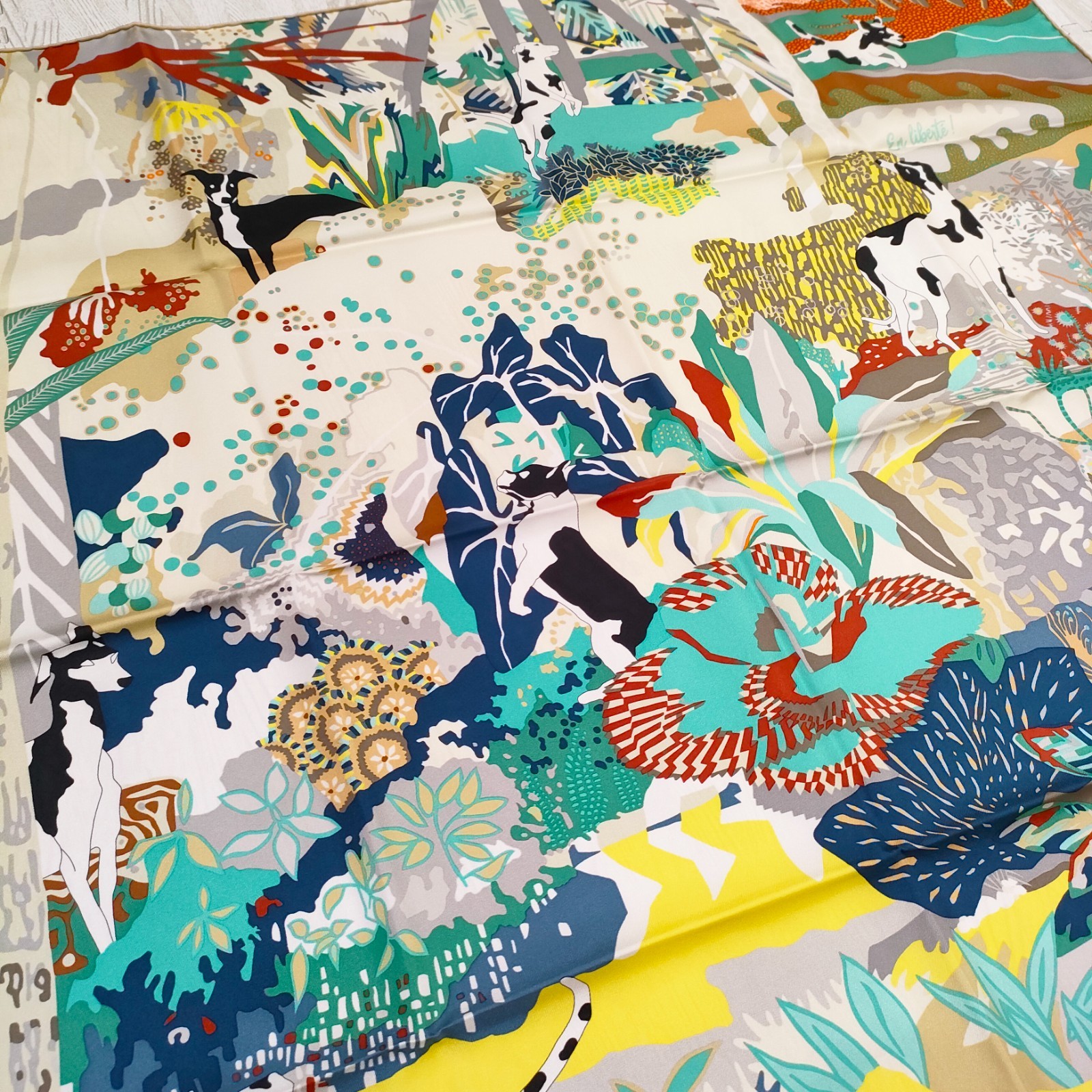 Unused w/box HERMES Carre 90 En Liberte ! Dog 35in Silk Scarf 90cm US duty free