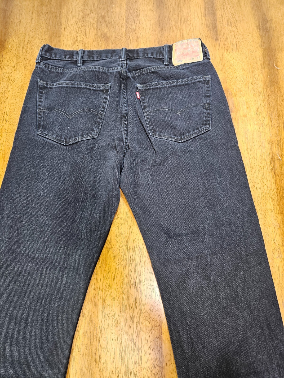 Levi Strauss Denim Jeans 505 Mens Size 38×32 Zipper Button Pockets Dark Wash
