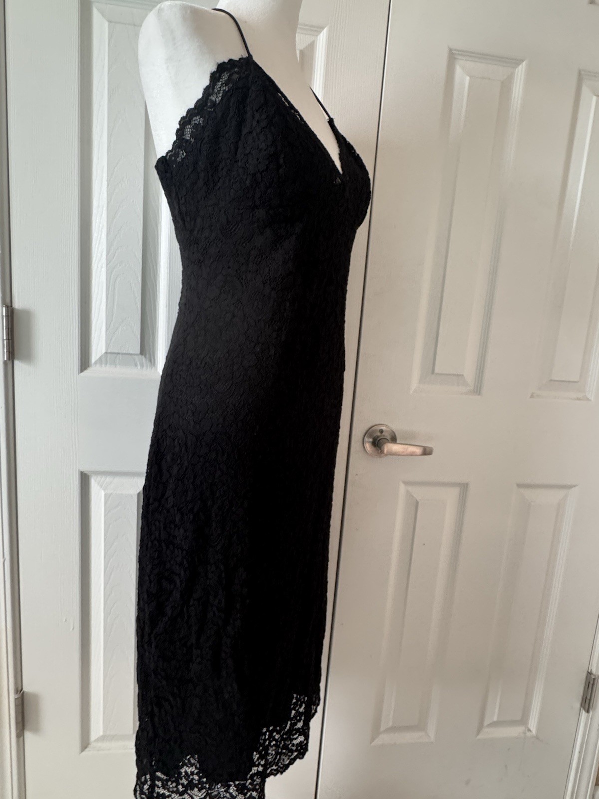 Express NWT Lace Dress Size Medium Elegant V-Neck Adjustable Strap Midi Dress