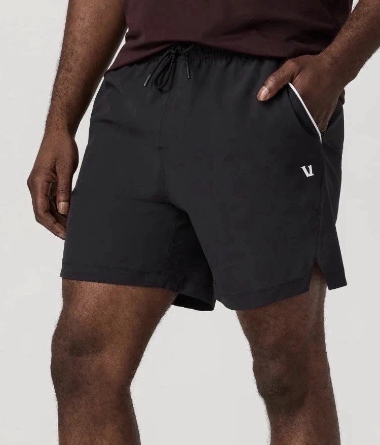 Vuori Crosscourt Shorts Mens Short Medium Black 7” Athletic Performance Euc