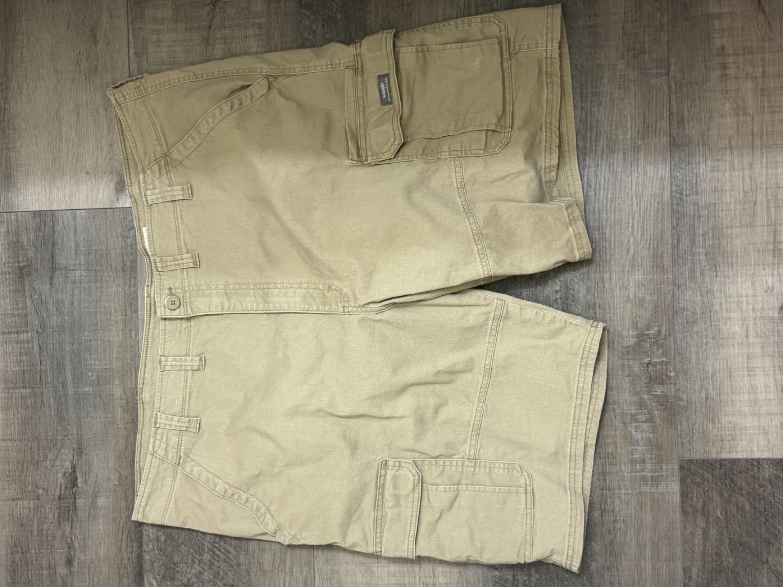 Wrangler Relaxed Fit Cargo Shorts Mens 46 Khaki Tan Stretch Utility Casual