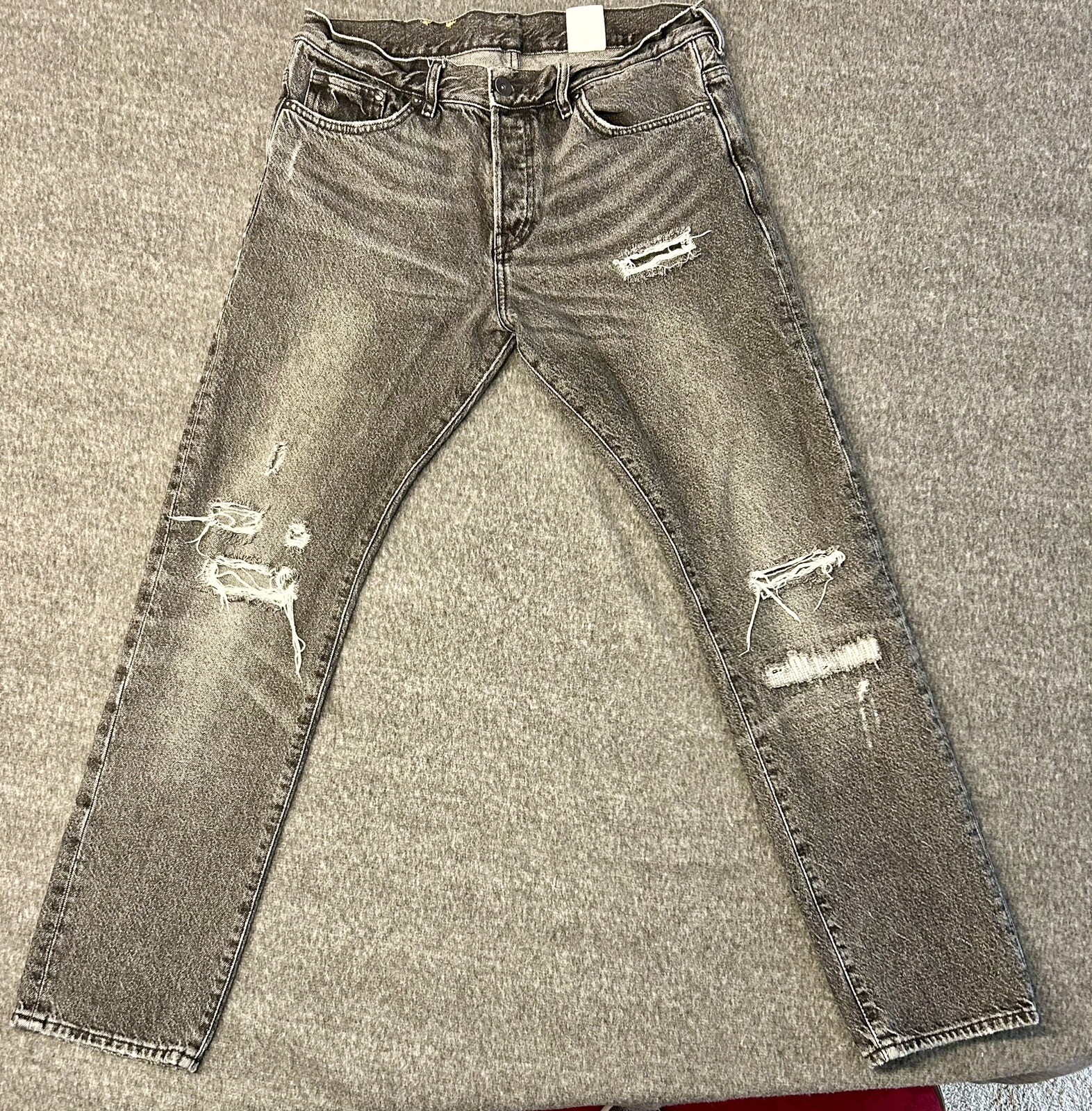 H&M Men’s Gray Jeans 34/30 (tag 32/32) Distressed Slim Regular Waist Tapered Leg