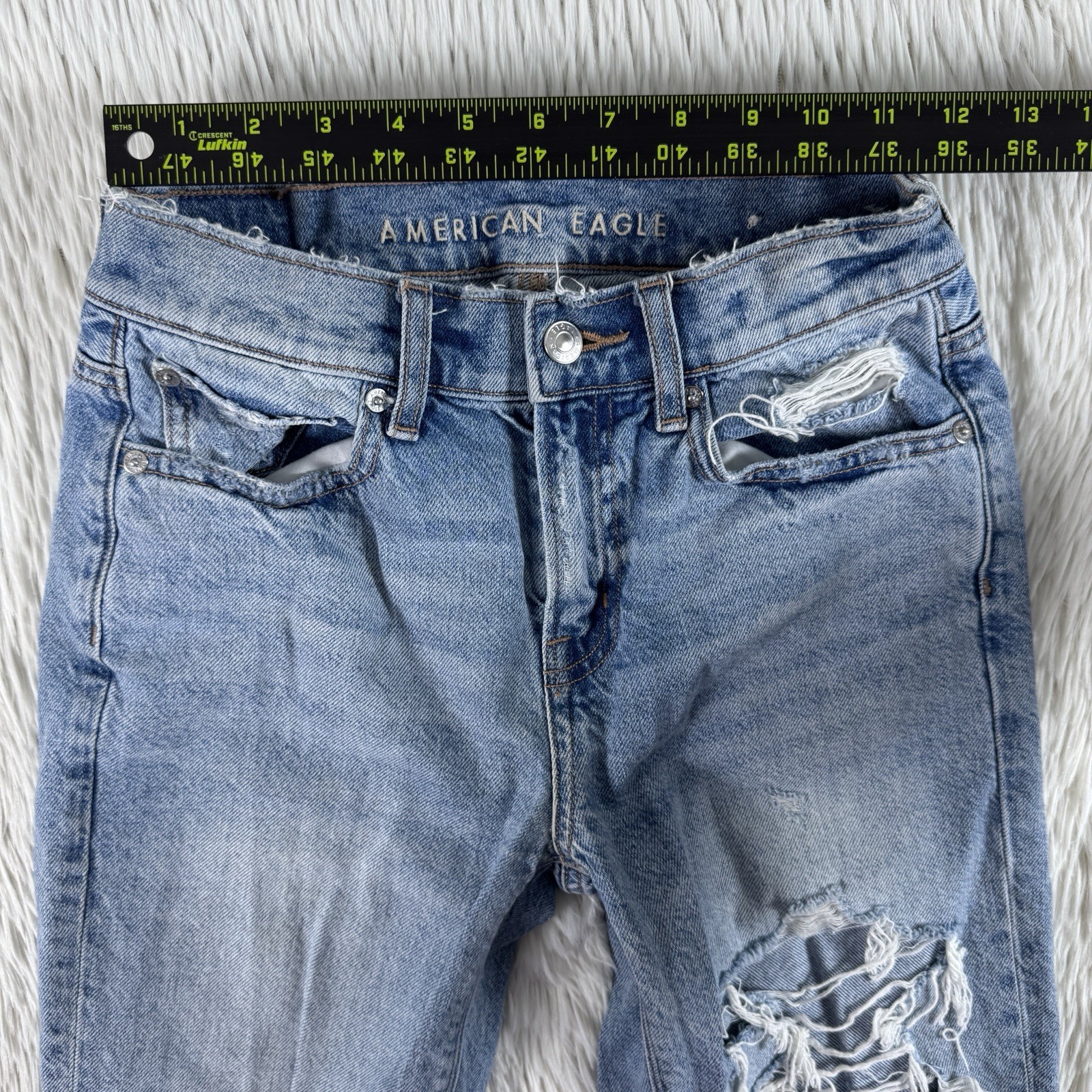American Eagle Light Wash 90’s Distressed Mid-Rise Straight Jeans Women’s 0S