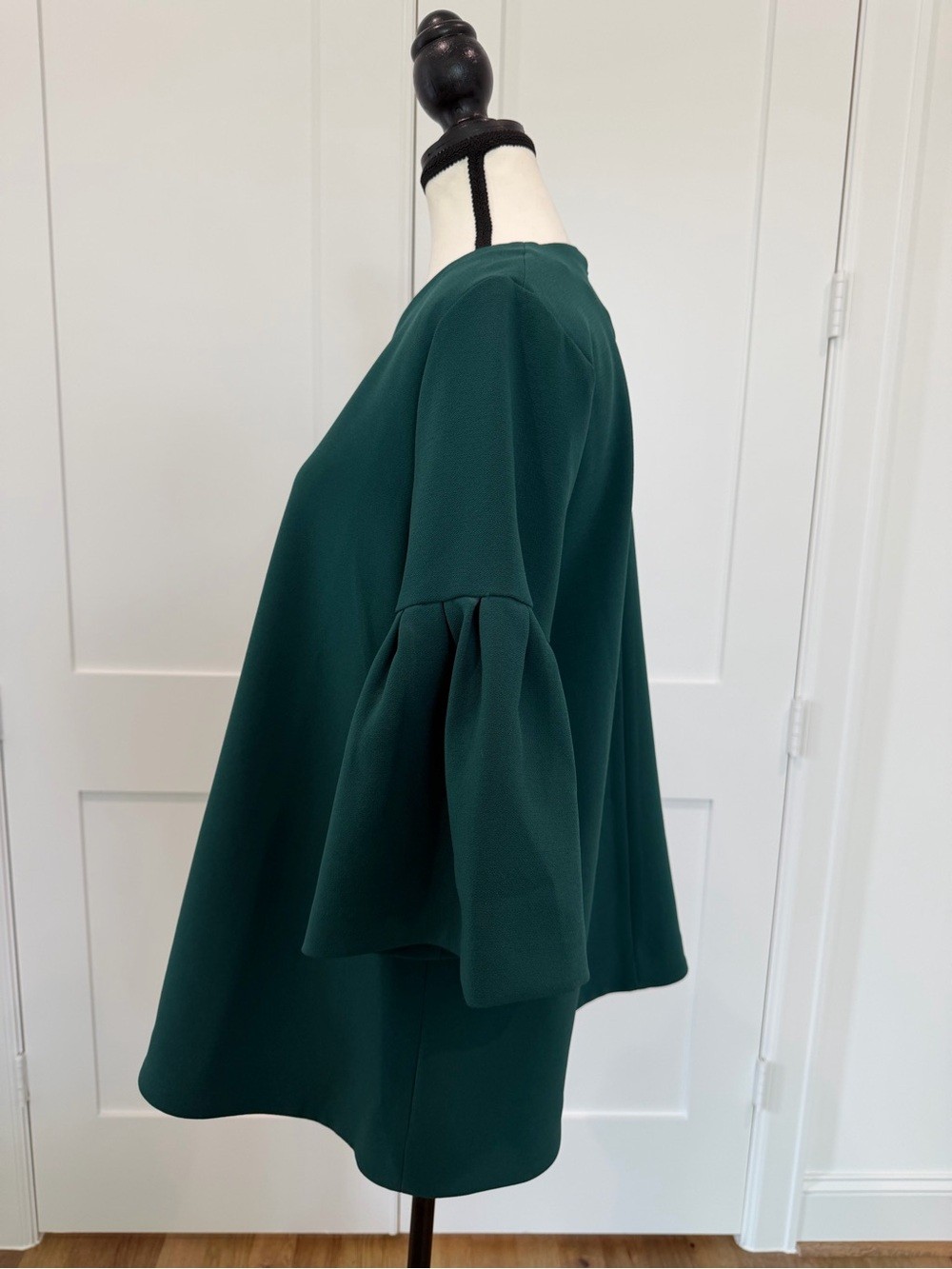 EDIT Green Flutter Sleeve Tunic Top M 💚✨