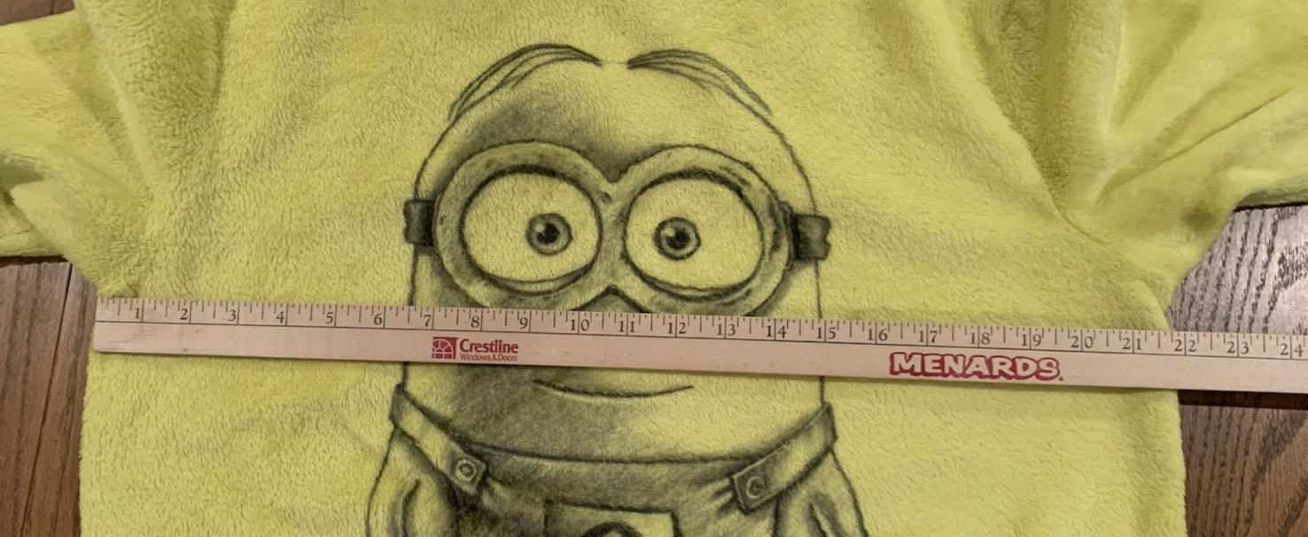Despicable Me Minions Fuzzy Fleece Pullover Bright Yellow Junior’s Large (11-13)