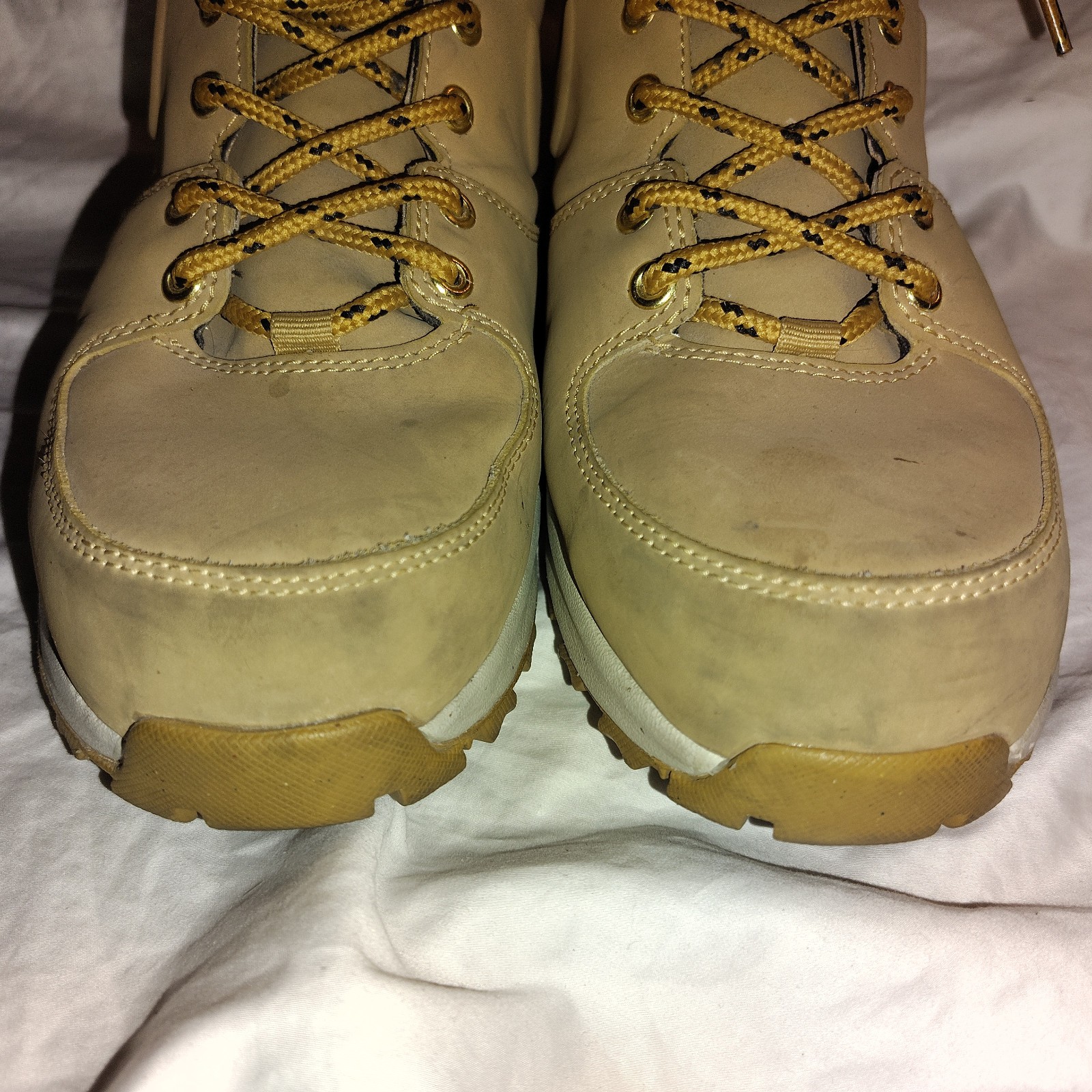 Nike Manoa Wheat Work Boots Men’s Size 9.5 Trail Hiking Outdoor Boots