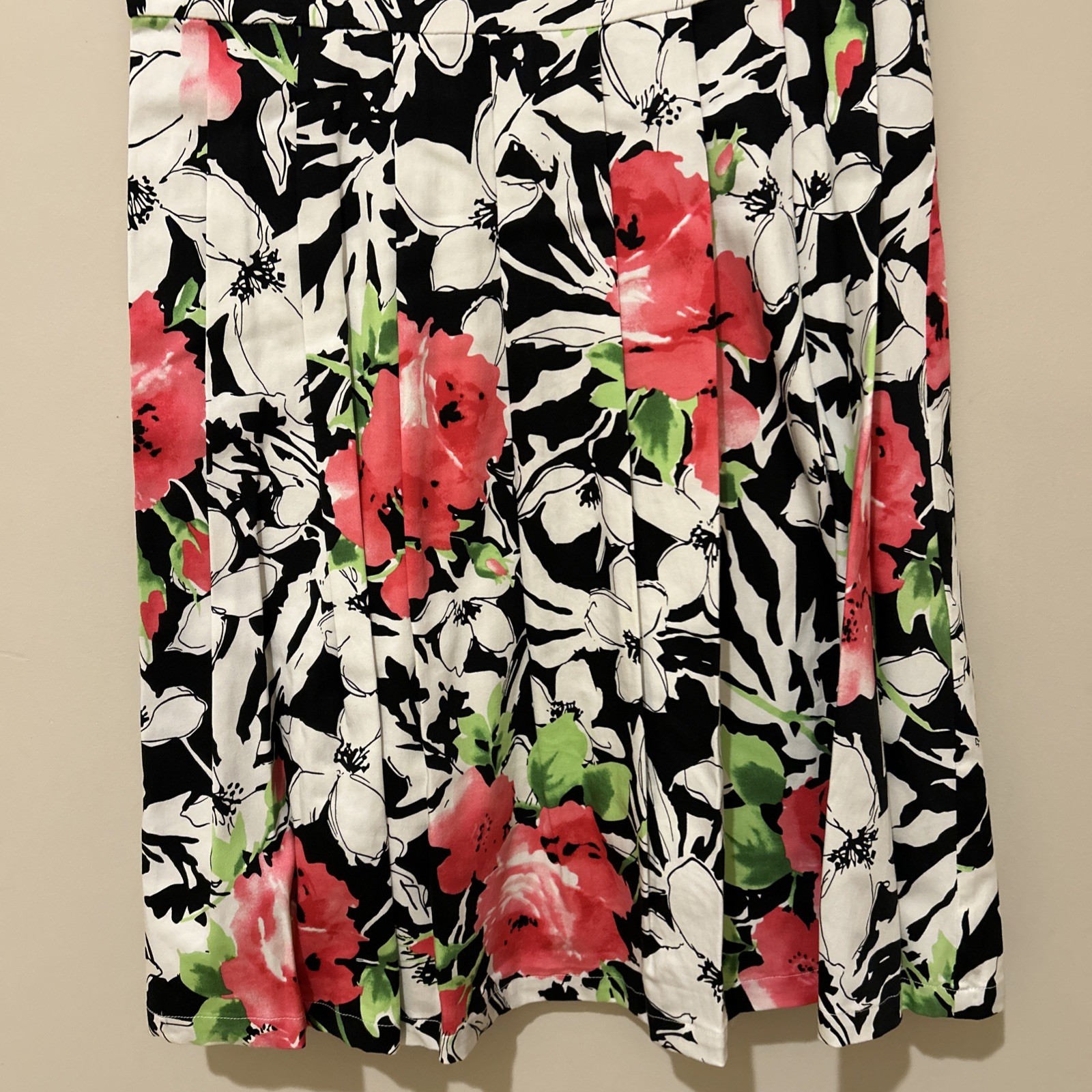 White, Black And Pink Floral Fit And Flare Dress Size 14