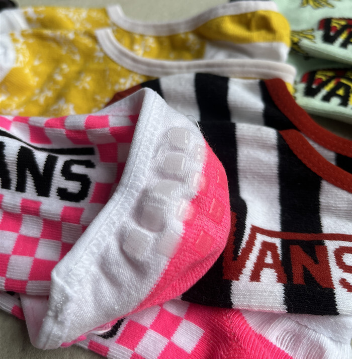 8 Pairs Random Color Women’s Super No Show Socks Size 7-9