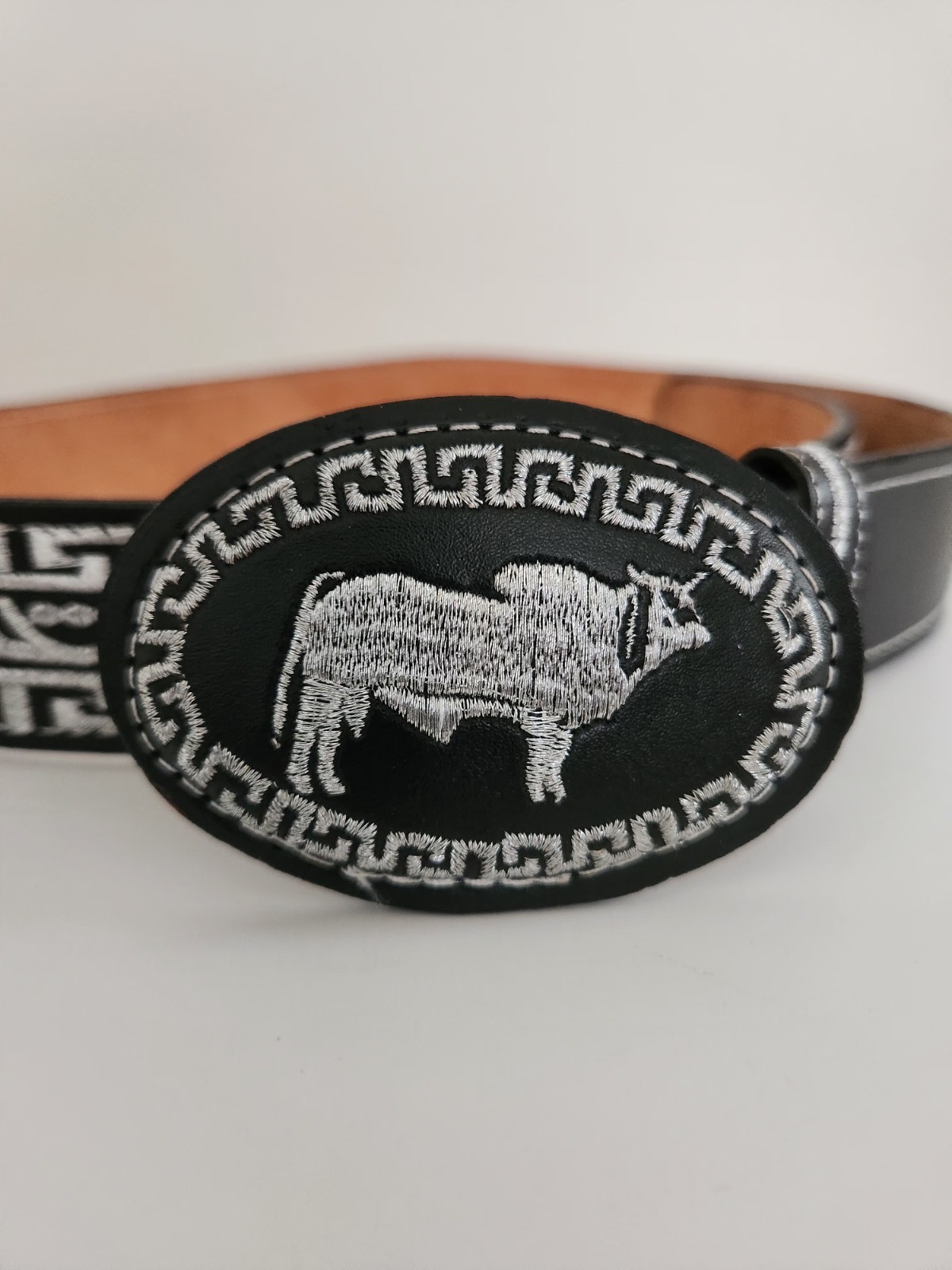 Bull Beltbuckle Black Leather White Embroidery Belt 36 Western Rodeo