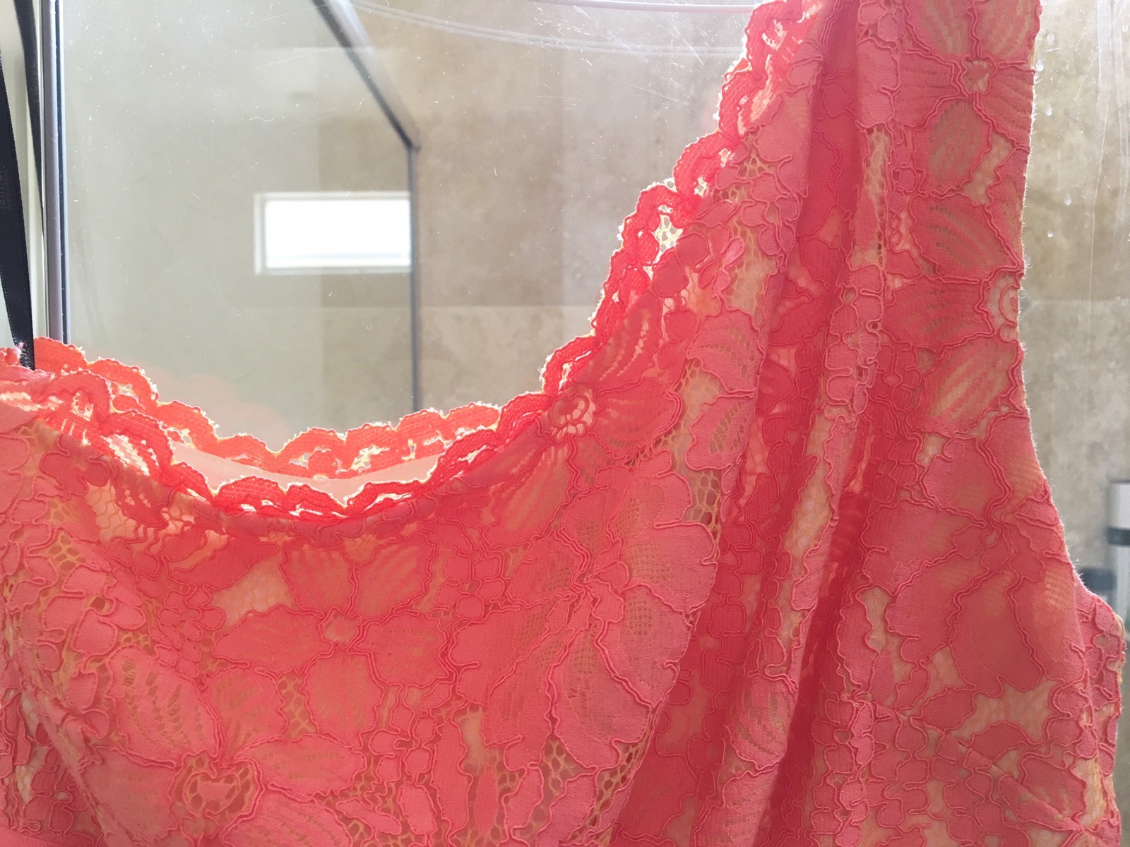 Beautiful One Shoulder, Lace dress, 4,Laundry Shelli Segal, Wrn 5hrs, NWT.